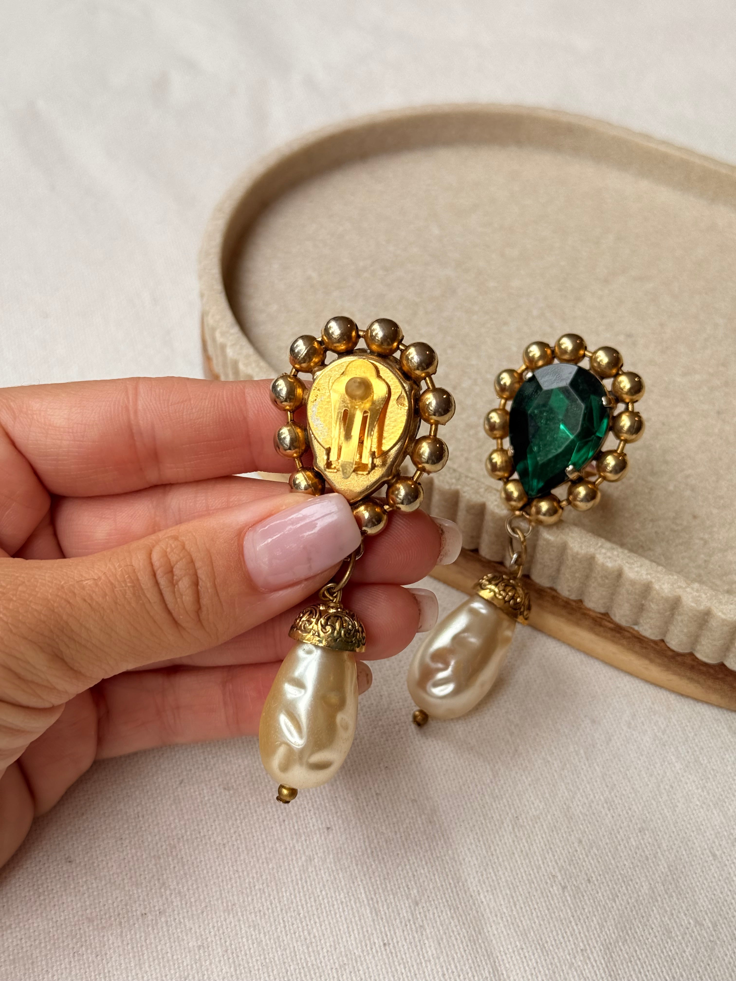 Boucles d’oreilles vintage - Pierres vert émeraude et perles nacrées