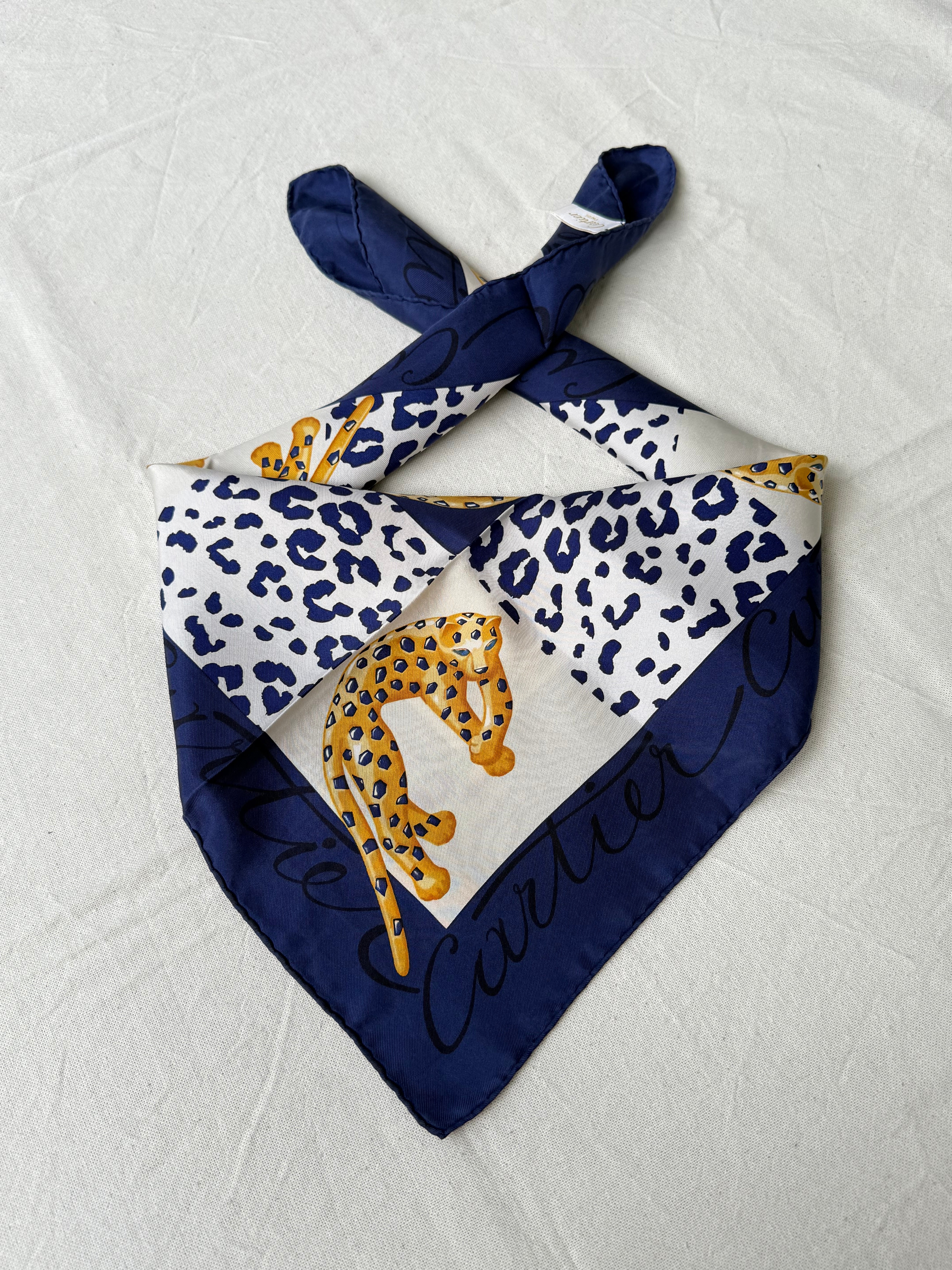 Foulard Cartier – Modèle bleu marine et panthères