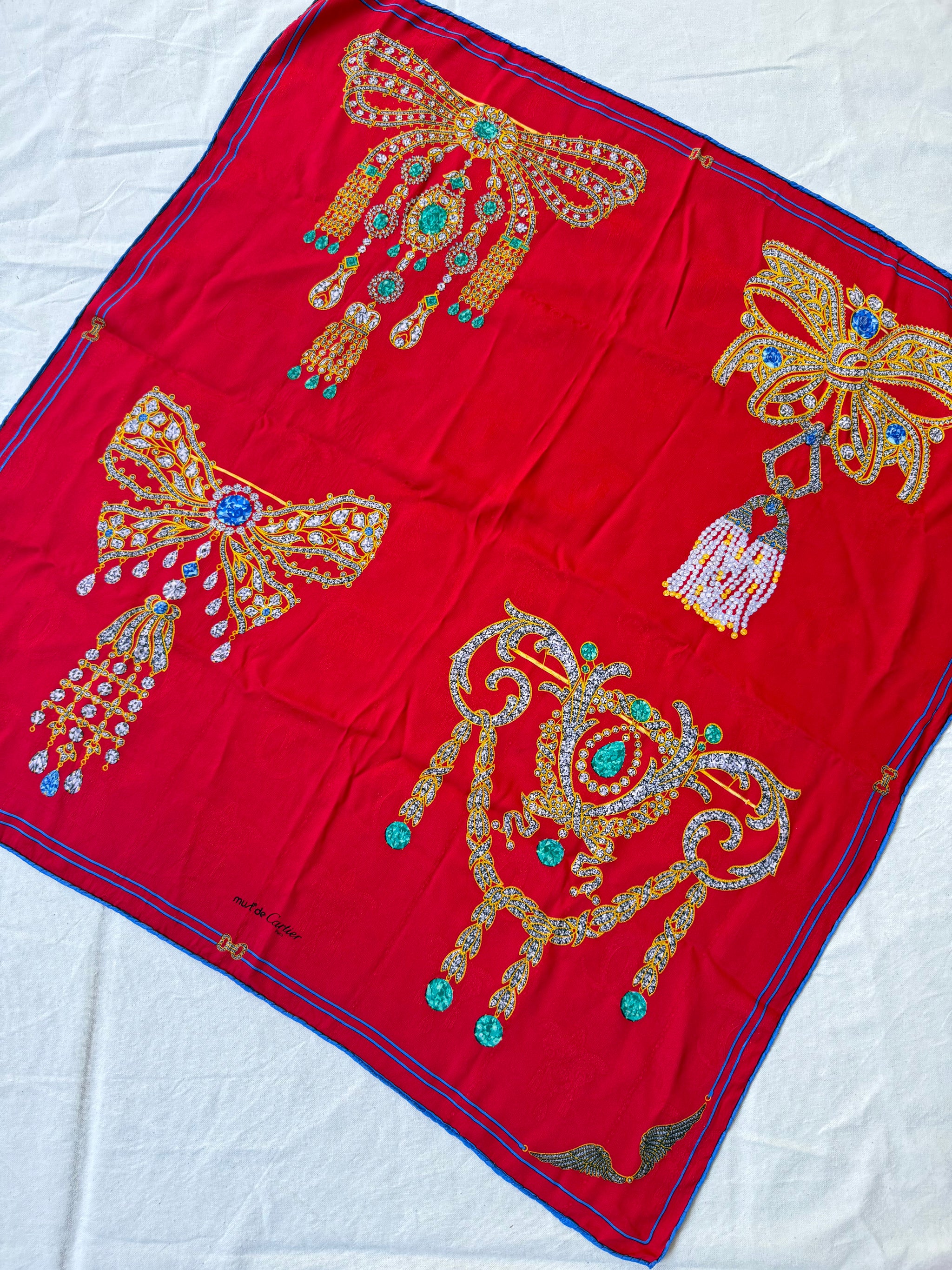 Foulard Cartier – Collection Musée, motifs bijoux et noeuds