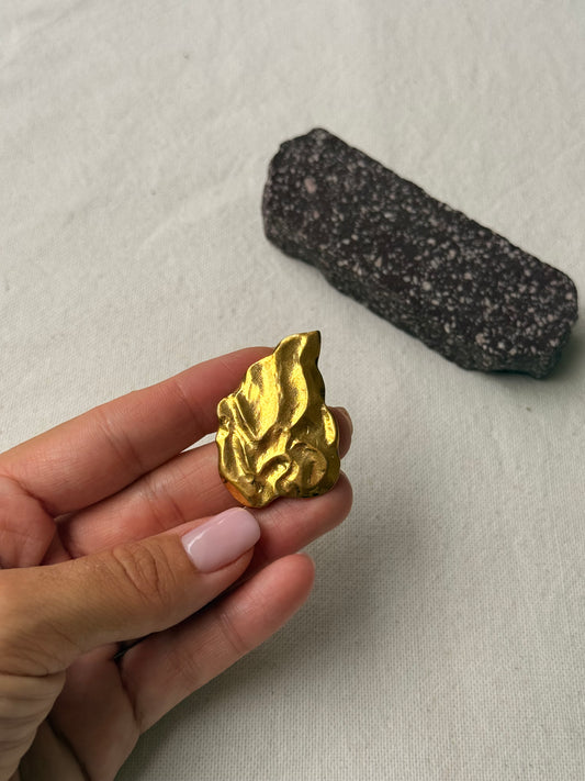 Pins Yves Saint Laurent vintage - Flamme dorée