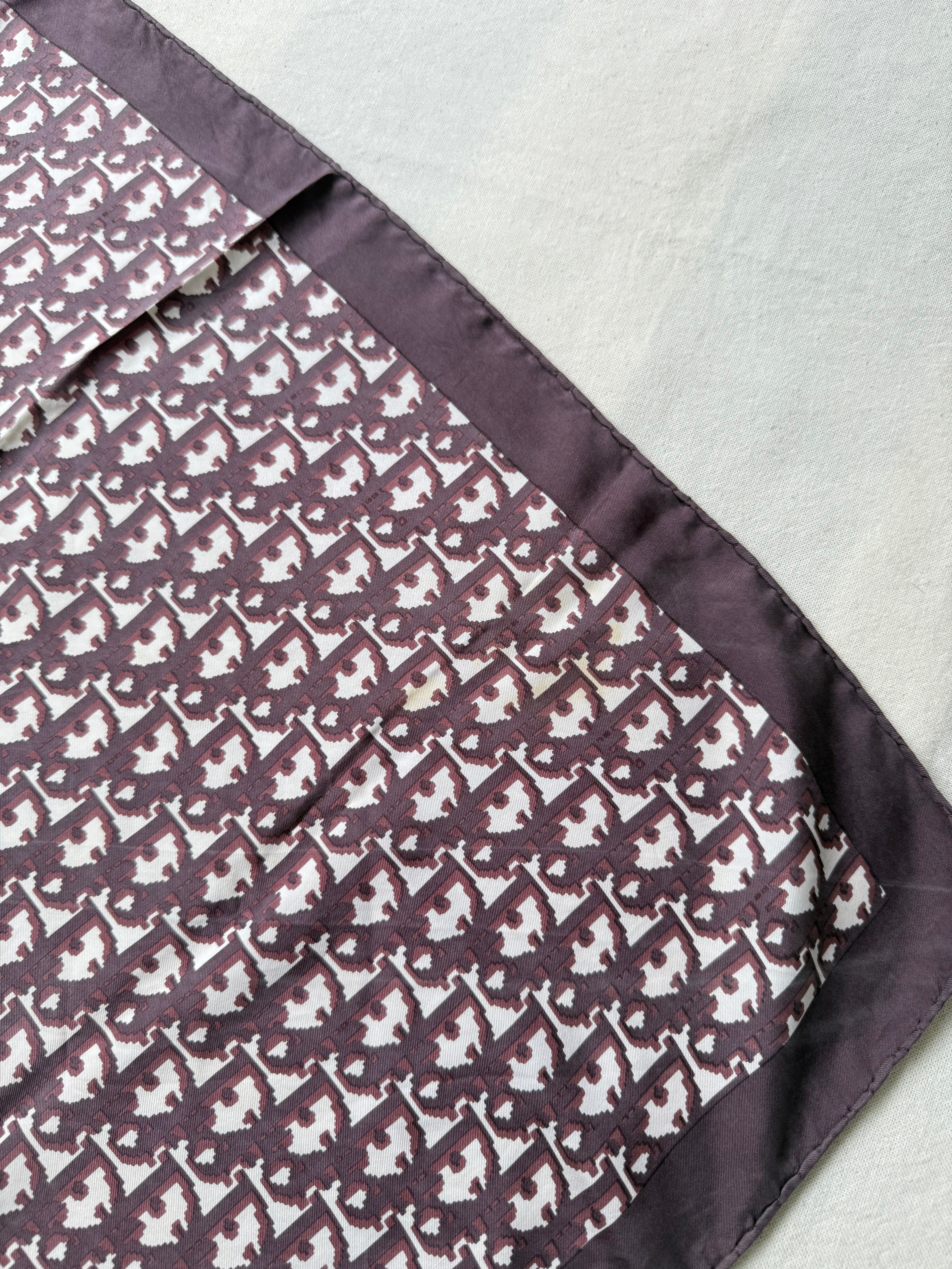Foulard Christian Dior – Modèle monogramme prune