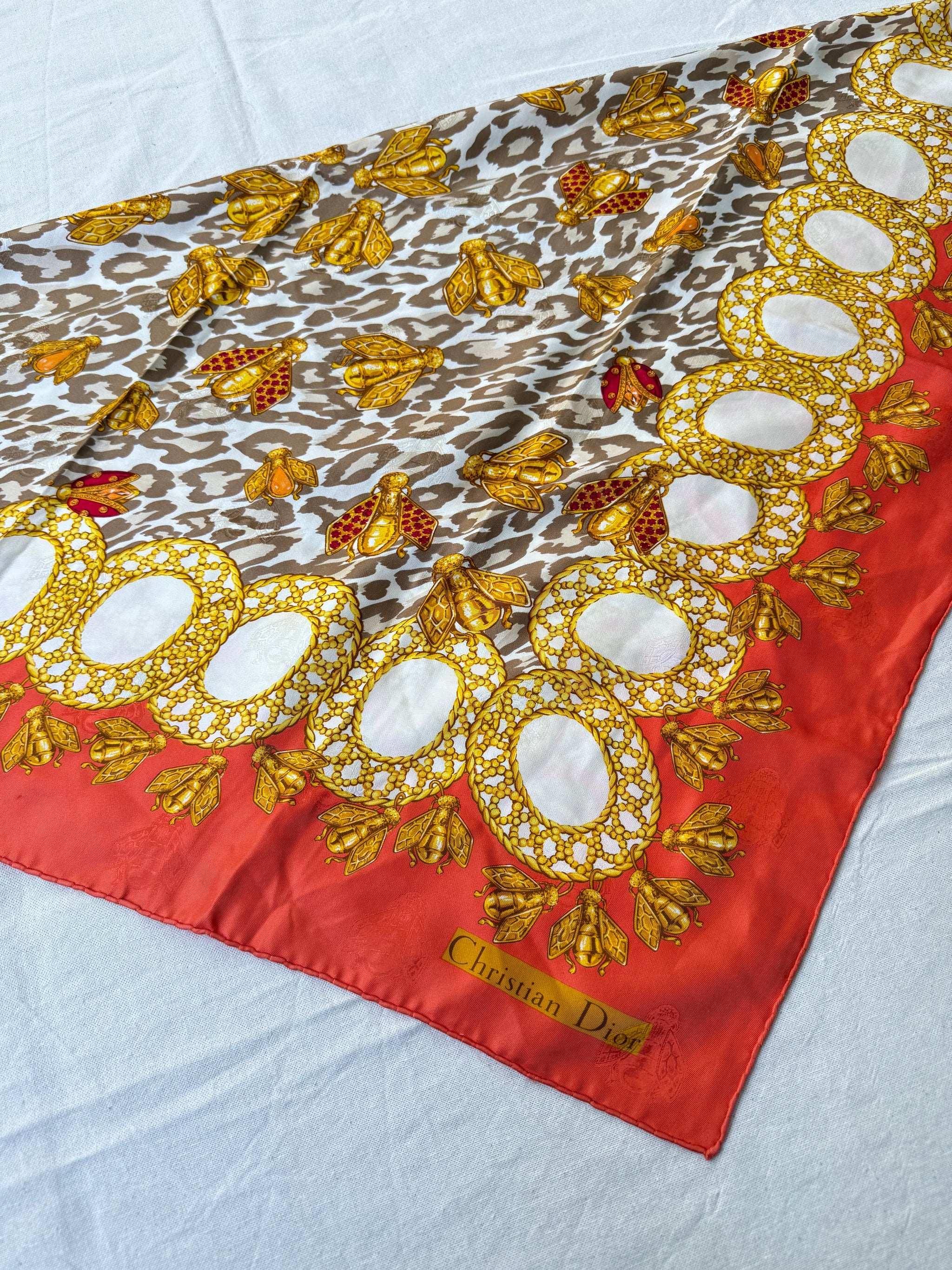 Foulard Christian Dior – Modèle léopard et abeilles