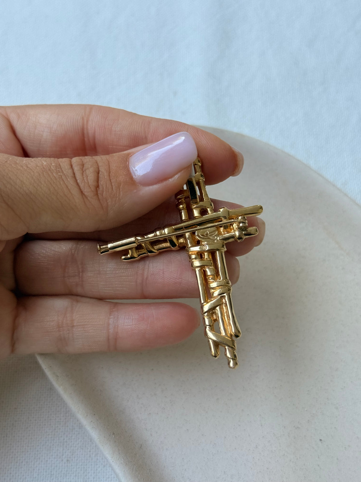 Broche Christian Lacroix vintage - Croix dorée