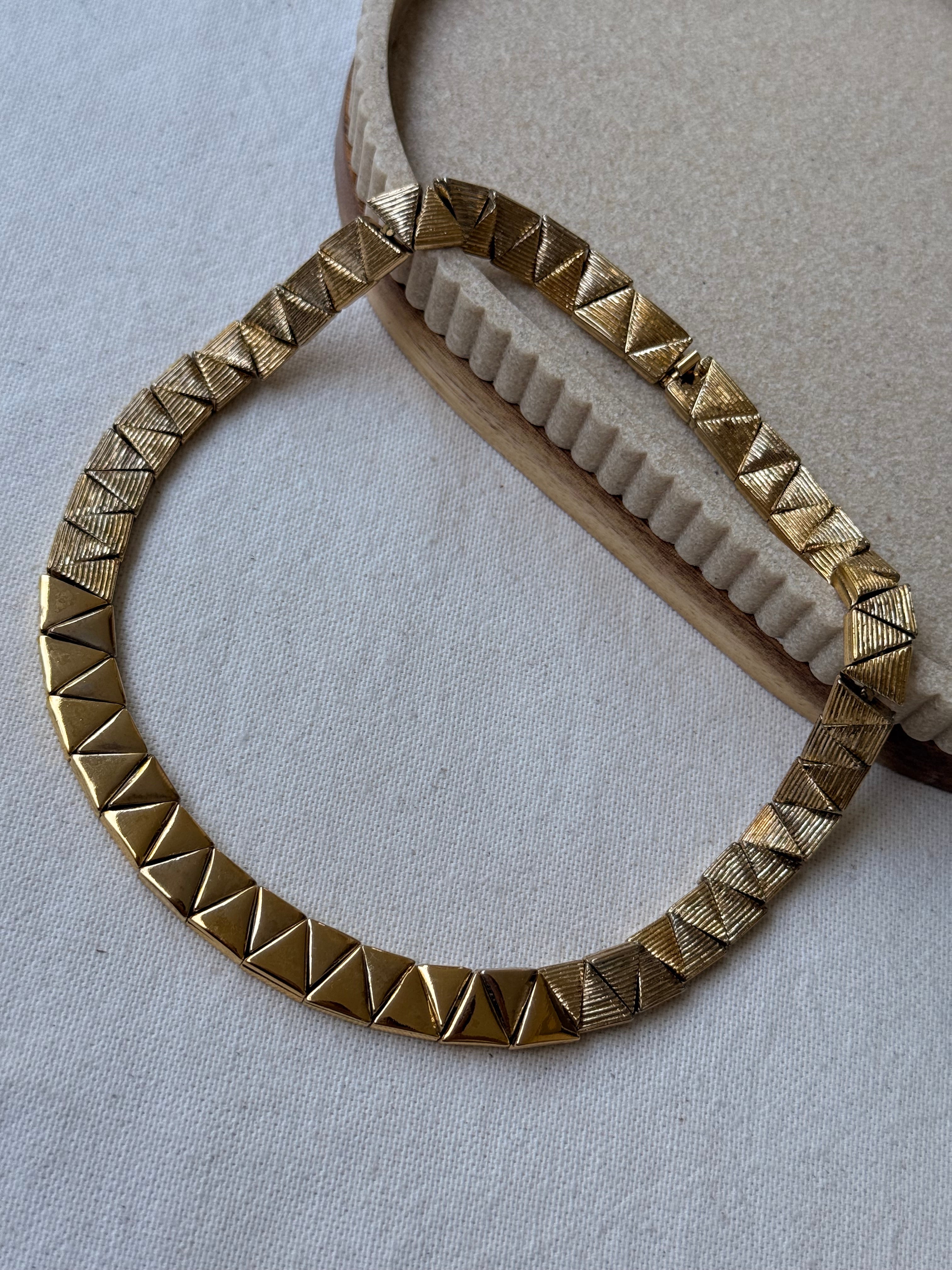 Collier Yves Saint Laurent vintage - Maillons triangulaires dorés
