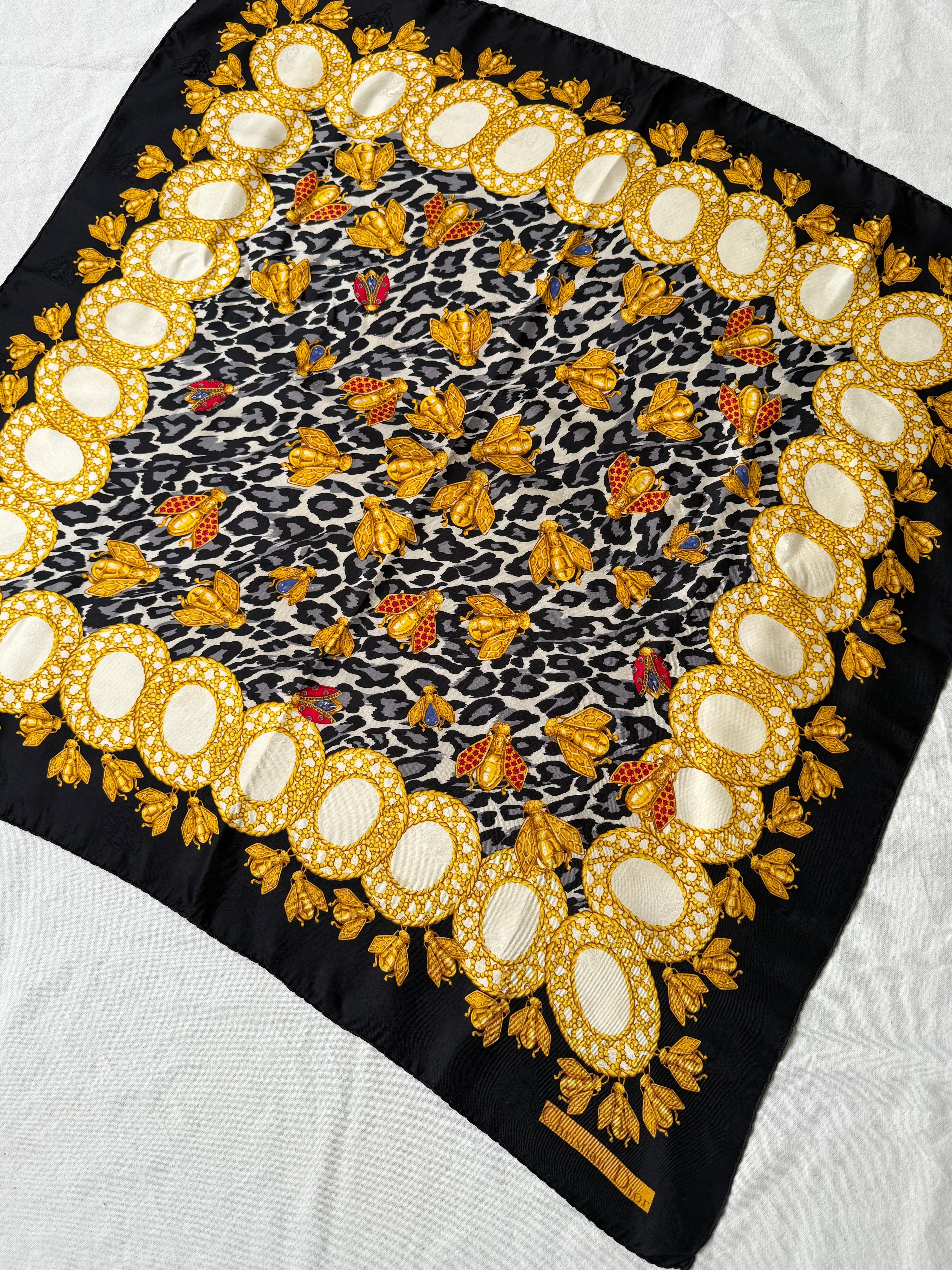 Foulard Christian Dior – Modèle léopard et abeilles