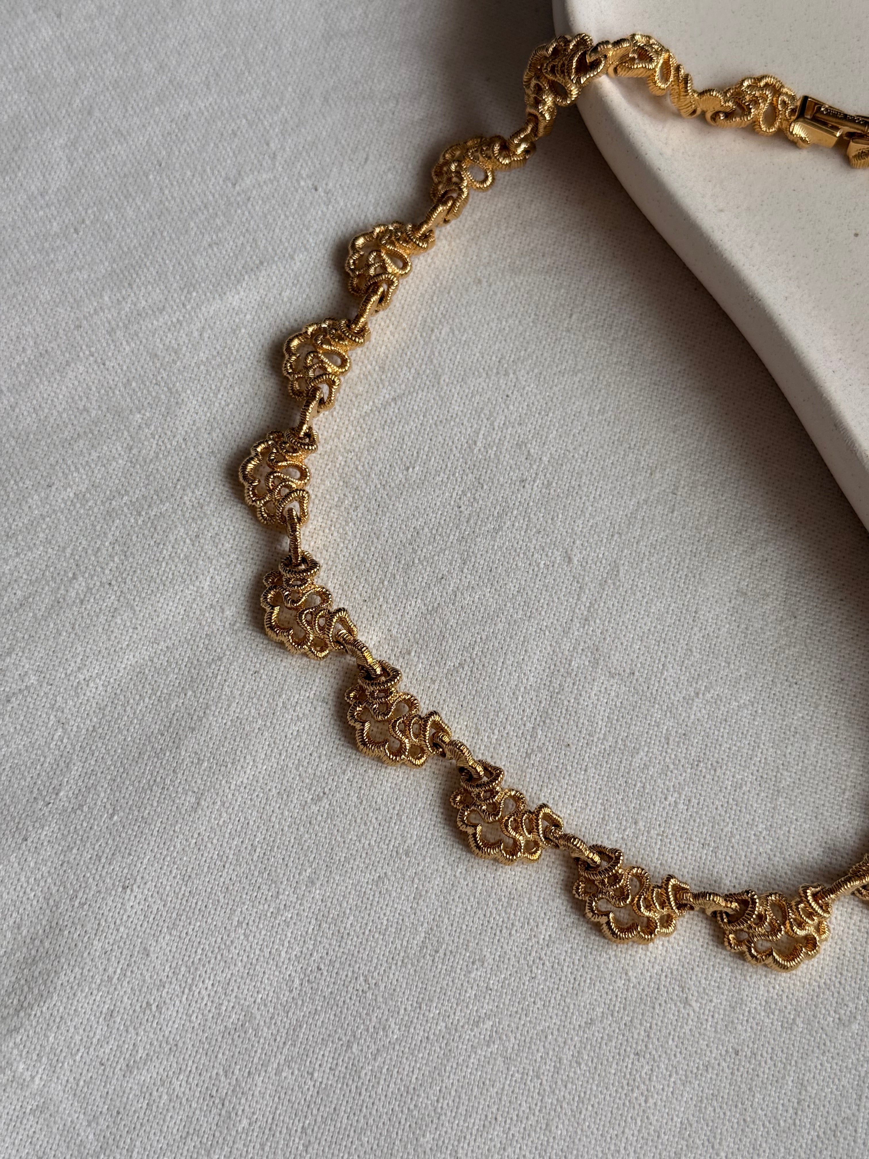 Collier Nina Ricci vintage - Dentelle travaillée dorée