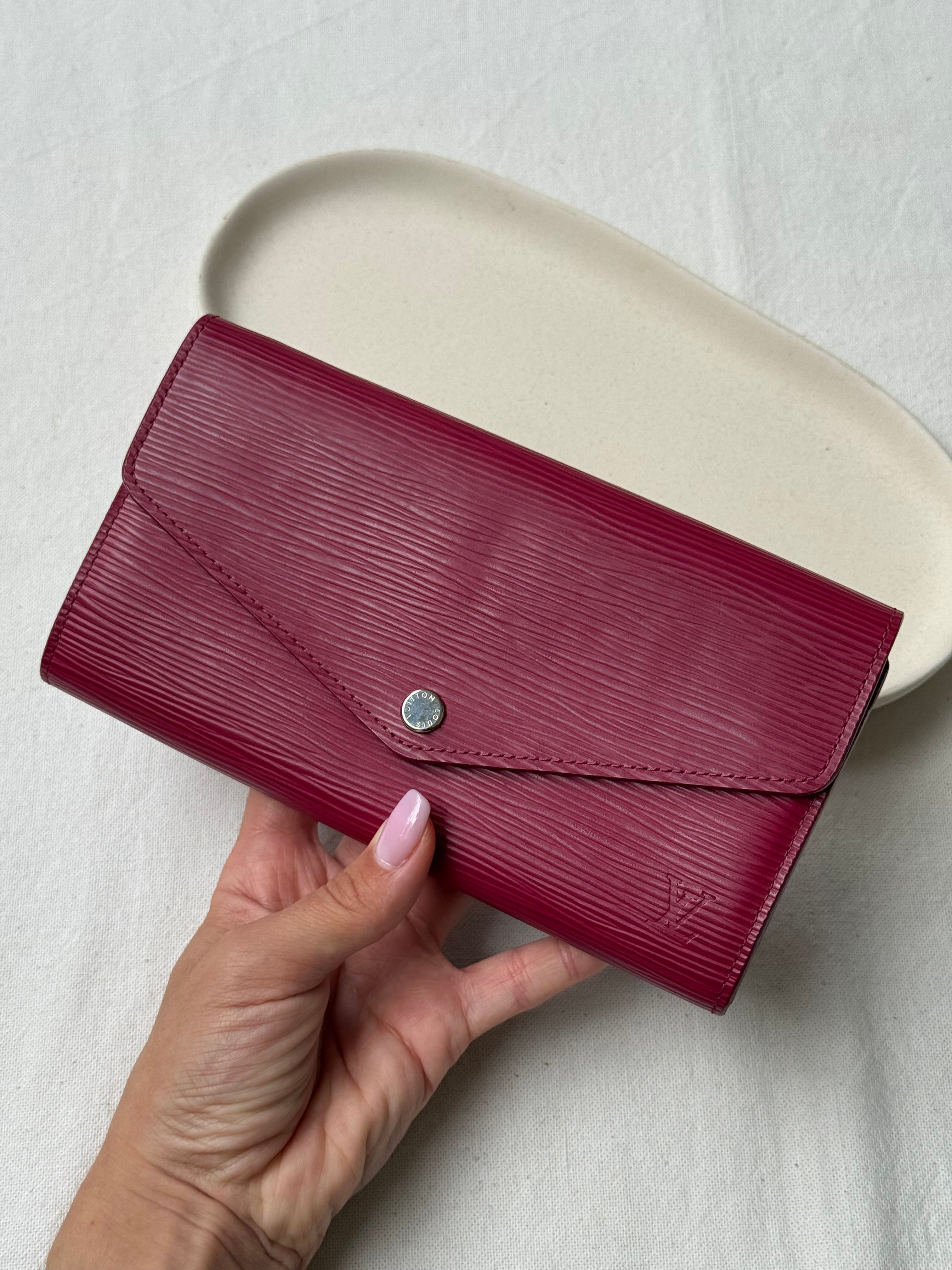 Portefeuille Louis Vuitton - Modèle Sarah cuir épi framboise