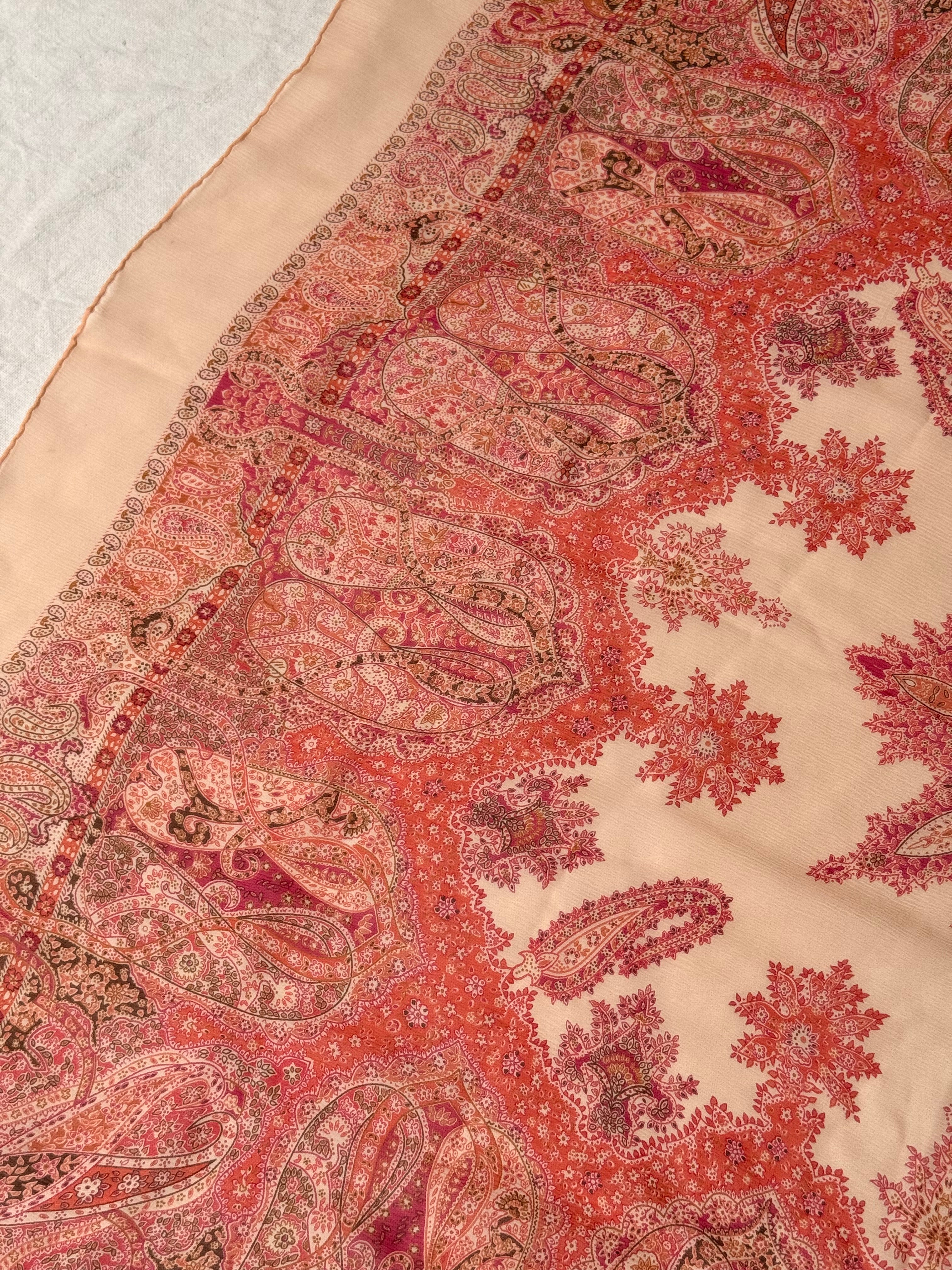 Foulard Christian Dior vintage – Motifs cachemire rose