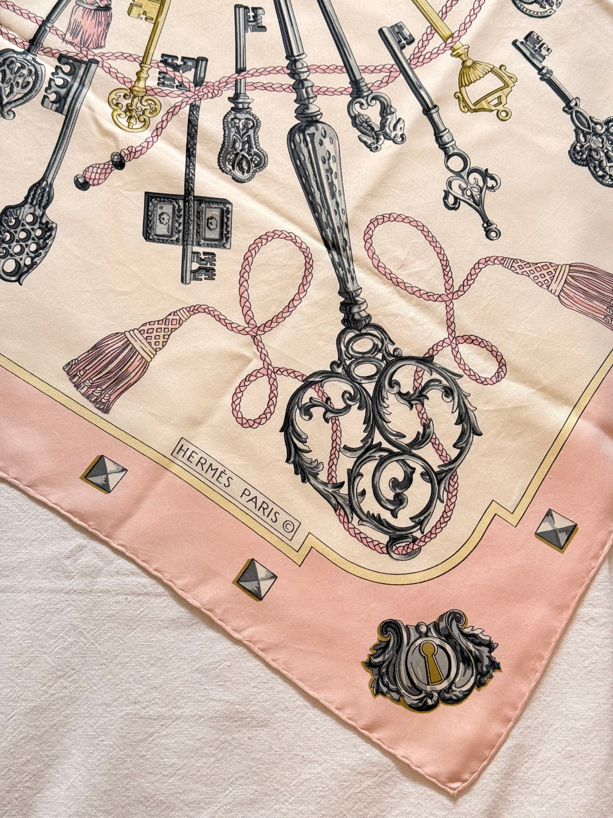 Foulard Hermès – Modèle Les Clés