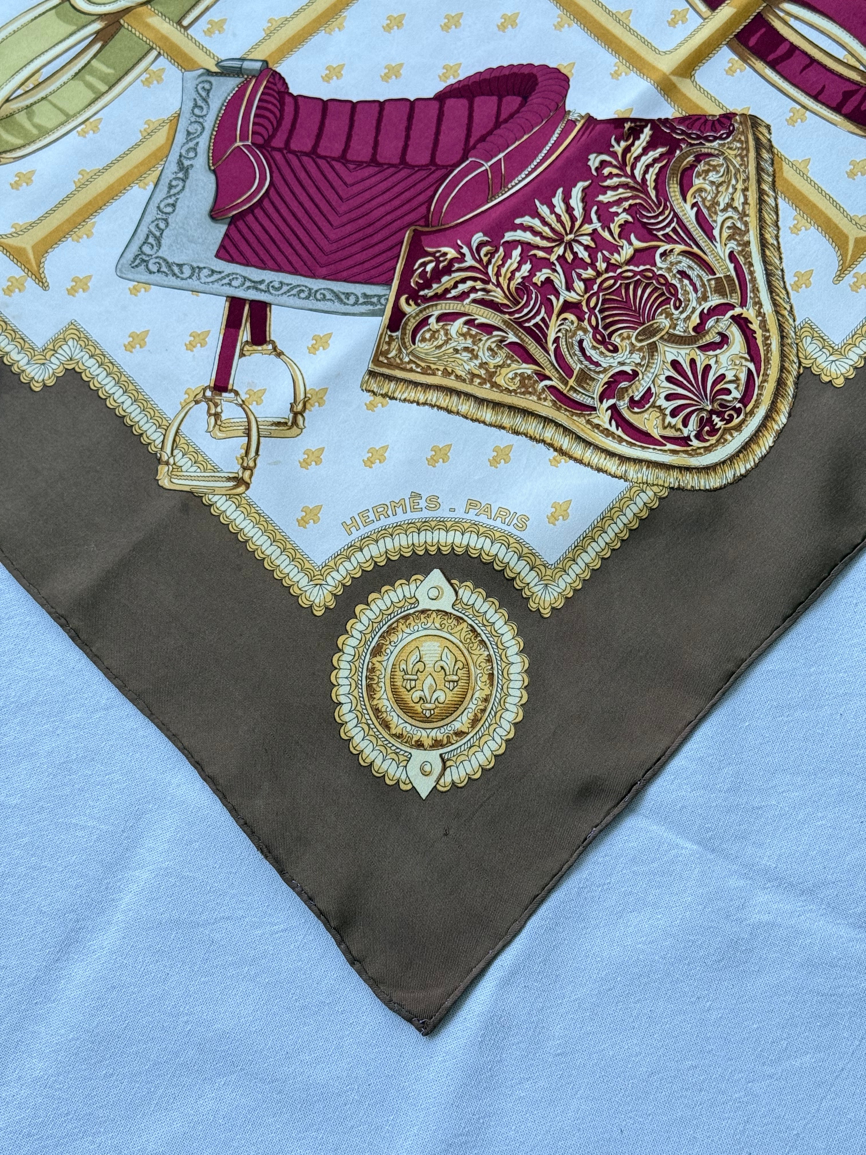 Foulard Hermès – Modèle Selles à Housse