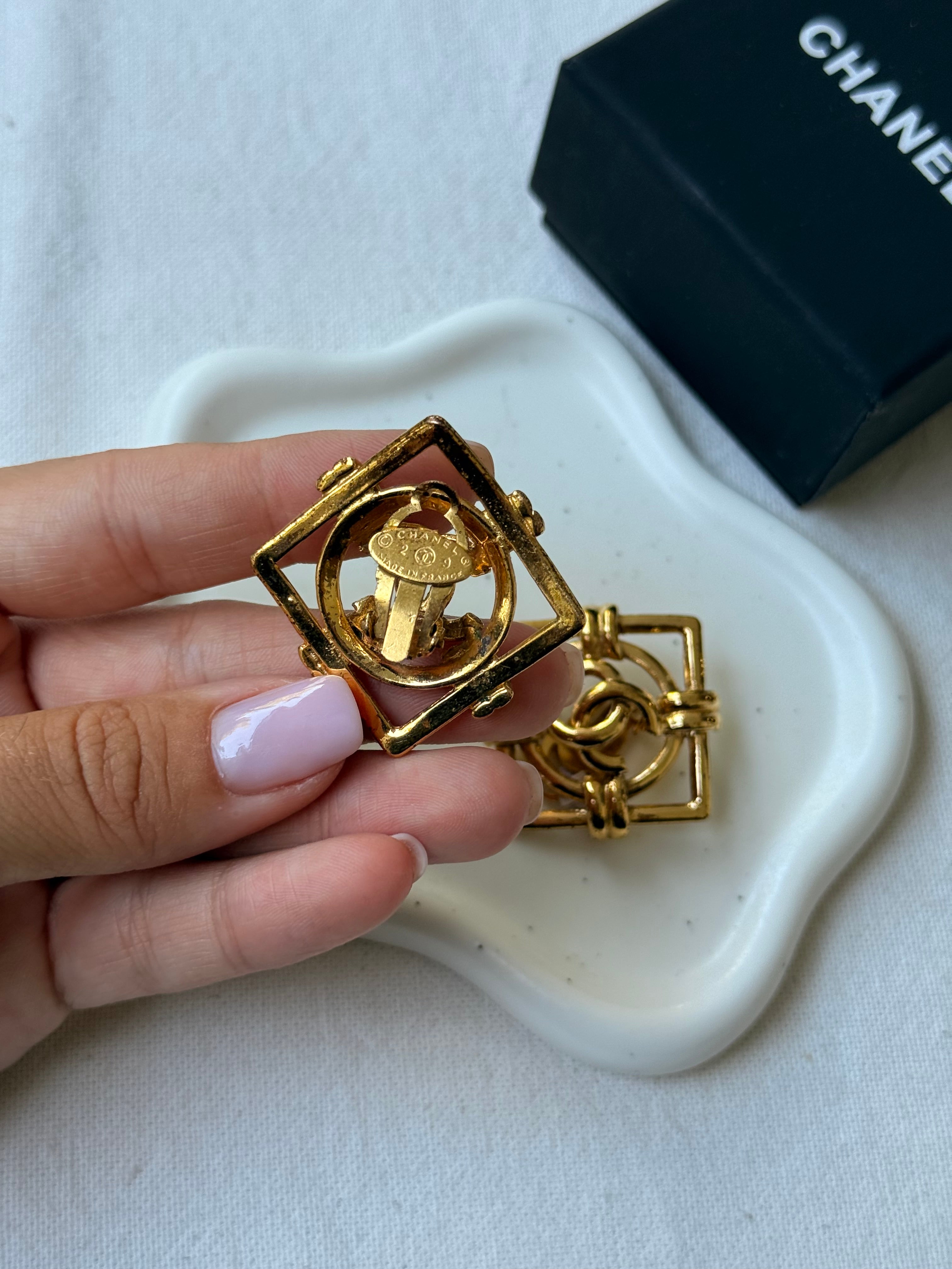 Boucles d’oreilles vintage Chanel - Logo CC ajouré