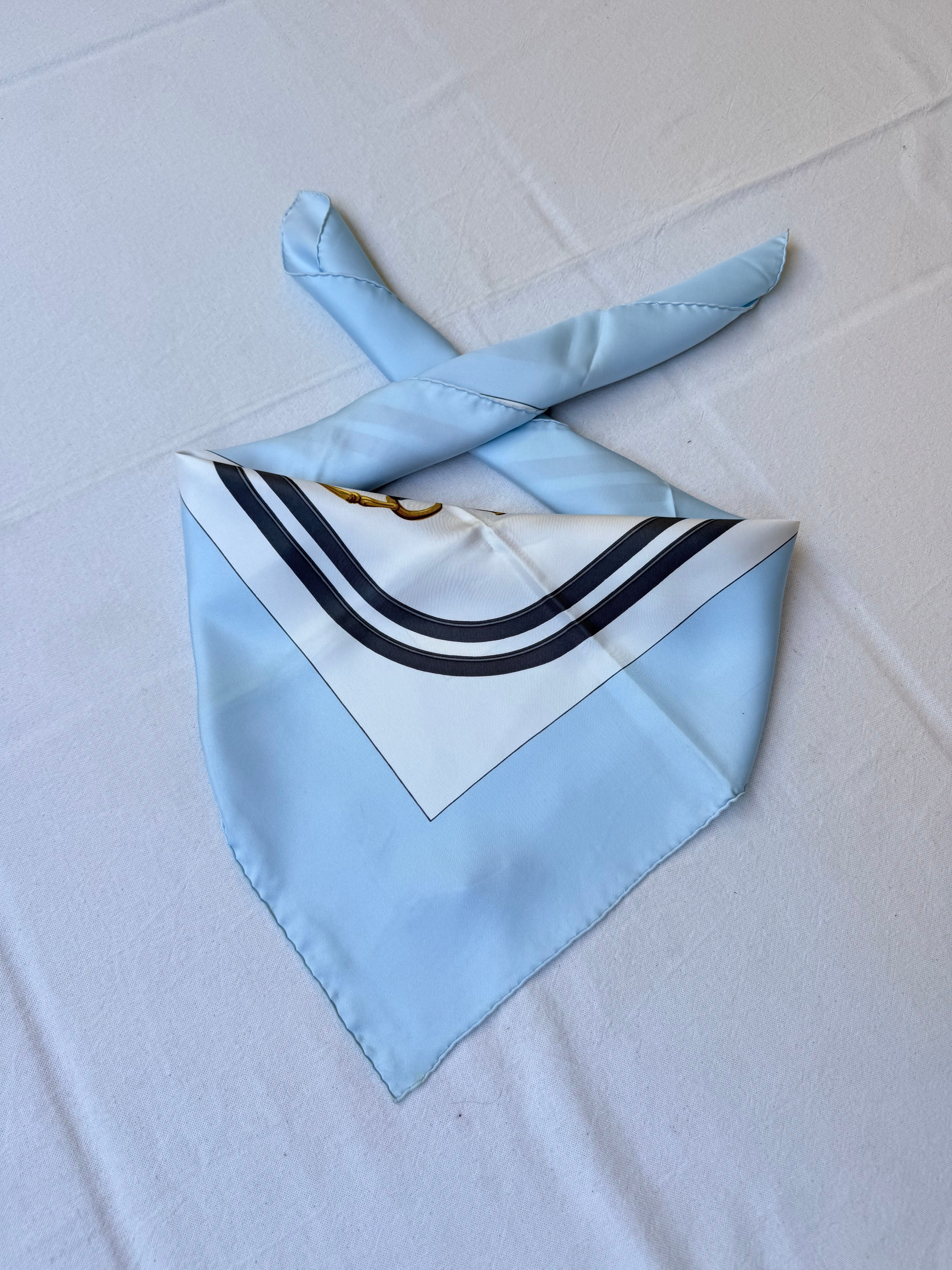 Foulard Hermès – Modèle Brides de Gala