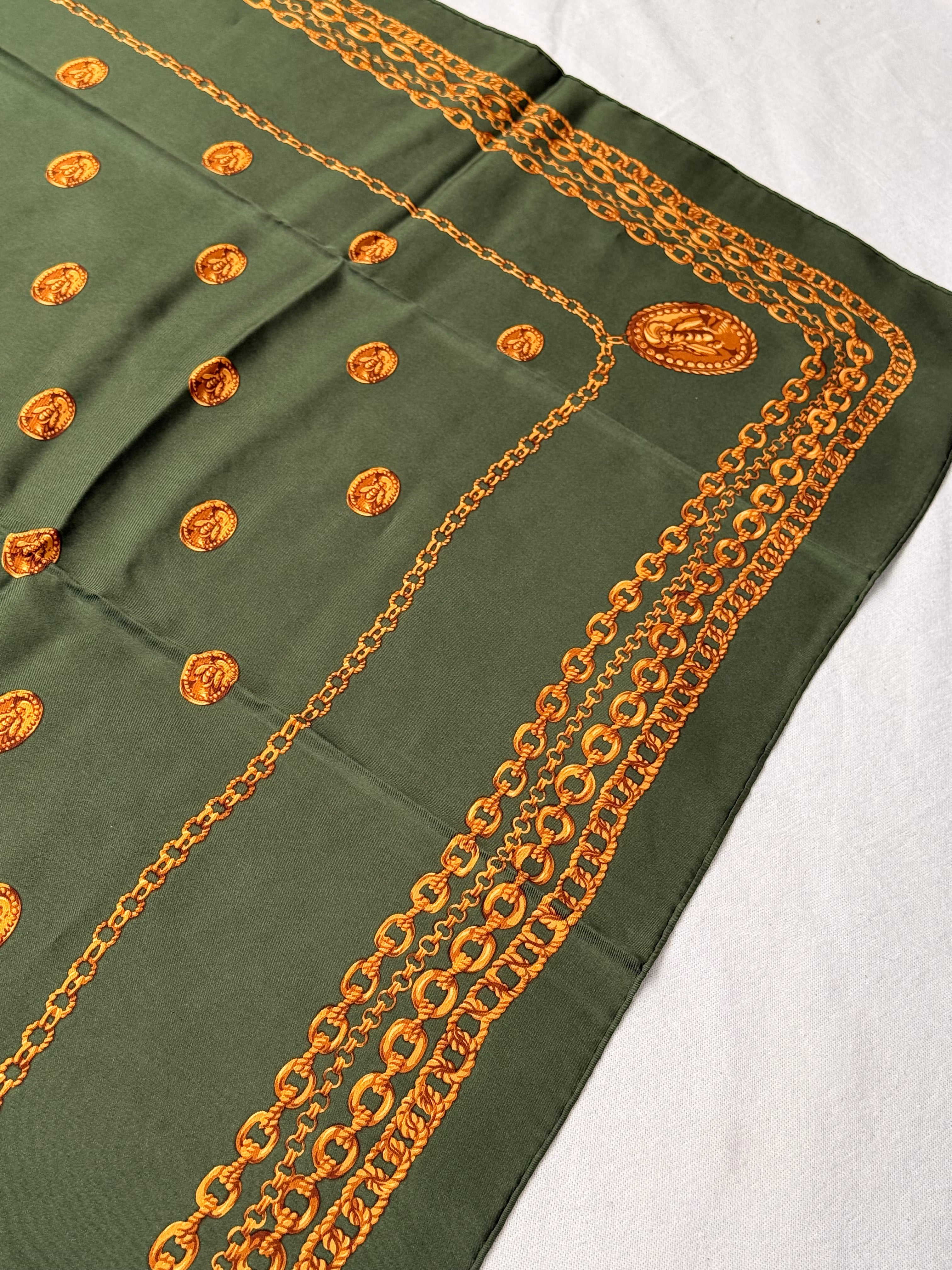 Foulard Christian Dior – Kaki chaines et abeilles dorées