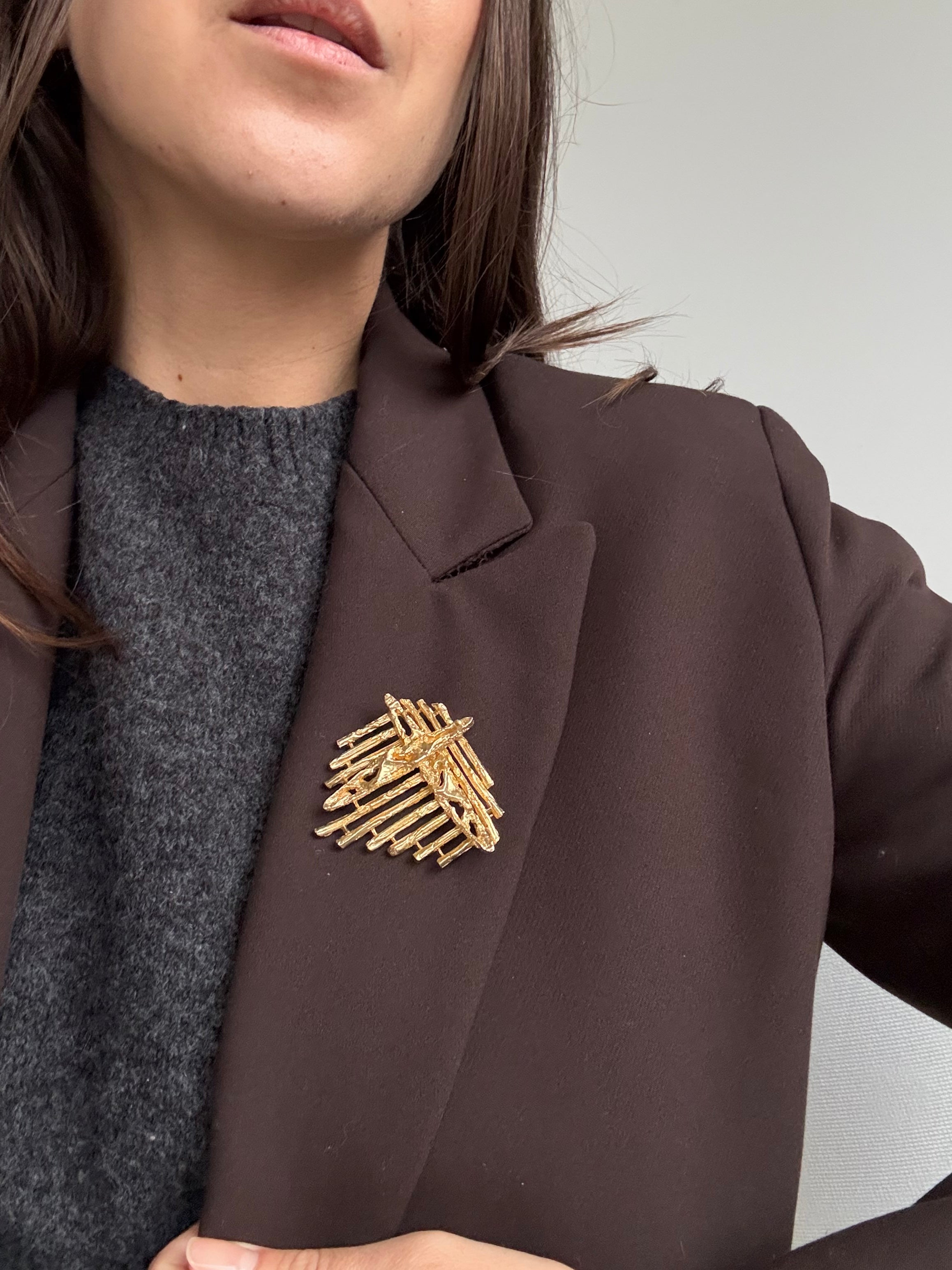 Broche vintage - Métal doré texturé