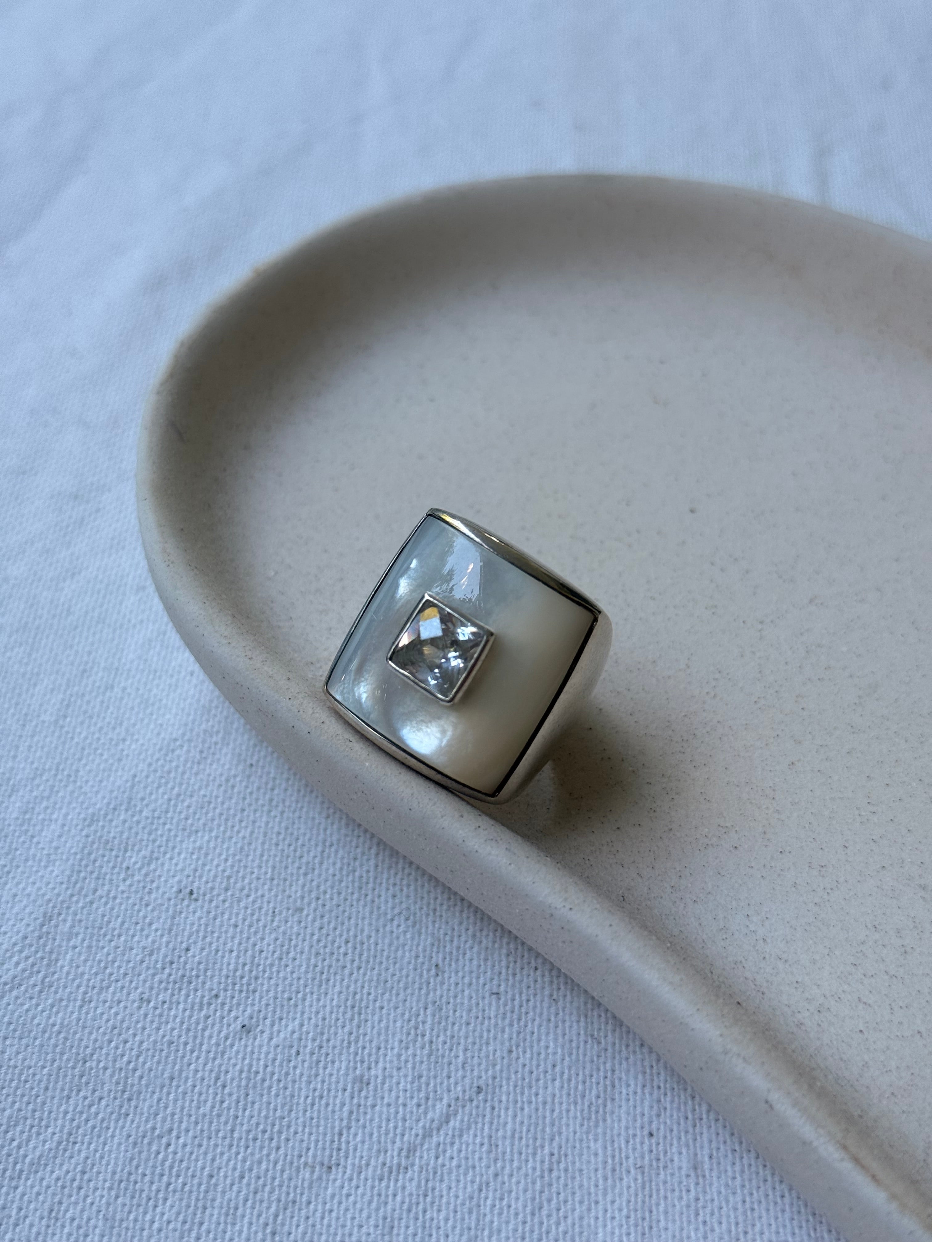 Bague vintage en argent 925 ornée de nacre