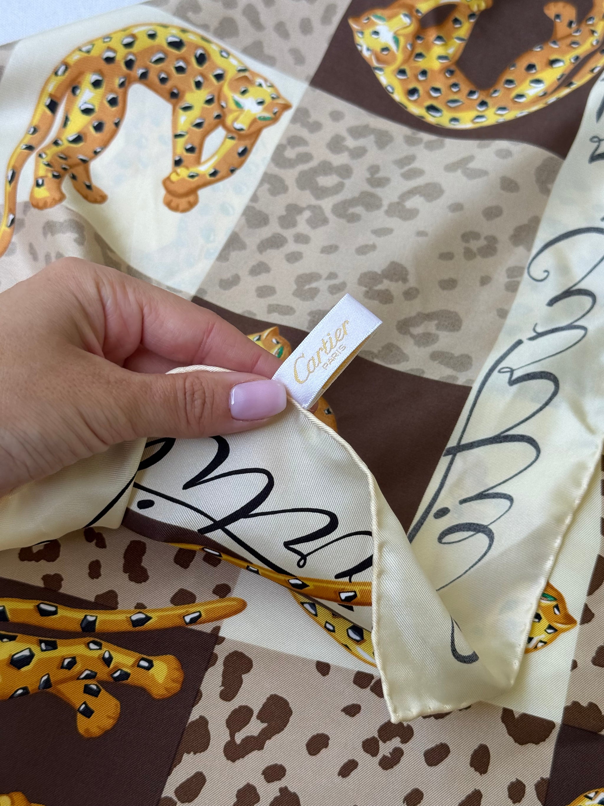 Foulard Cartier – Modèle marron et panthères