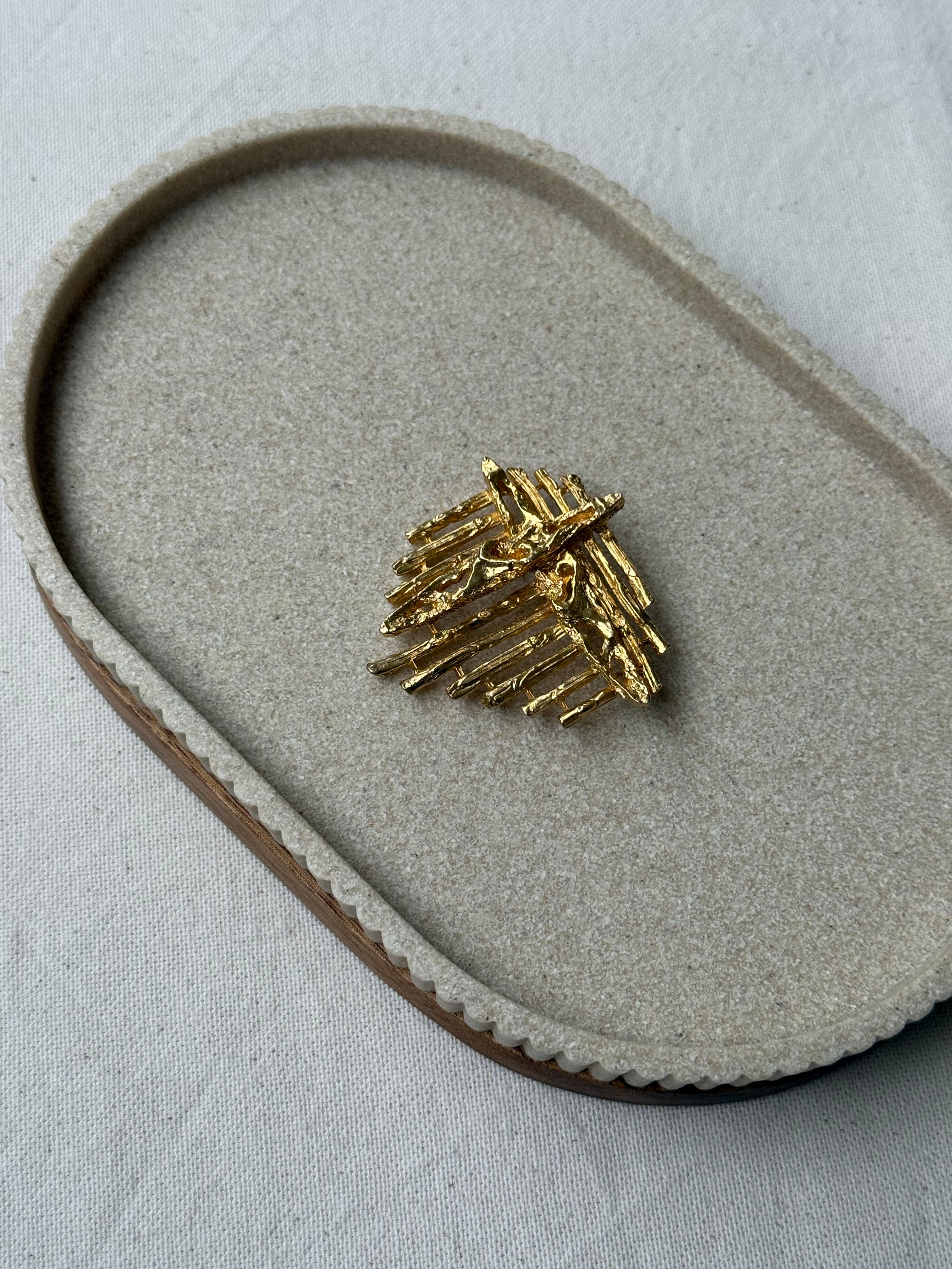 Broche vintage - Métal doré texturé