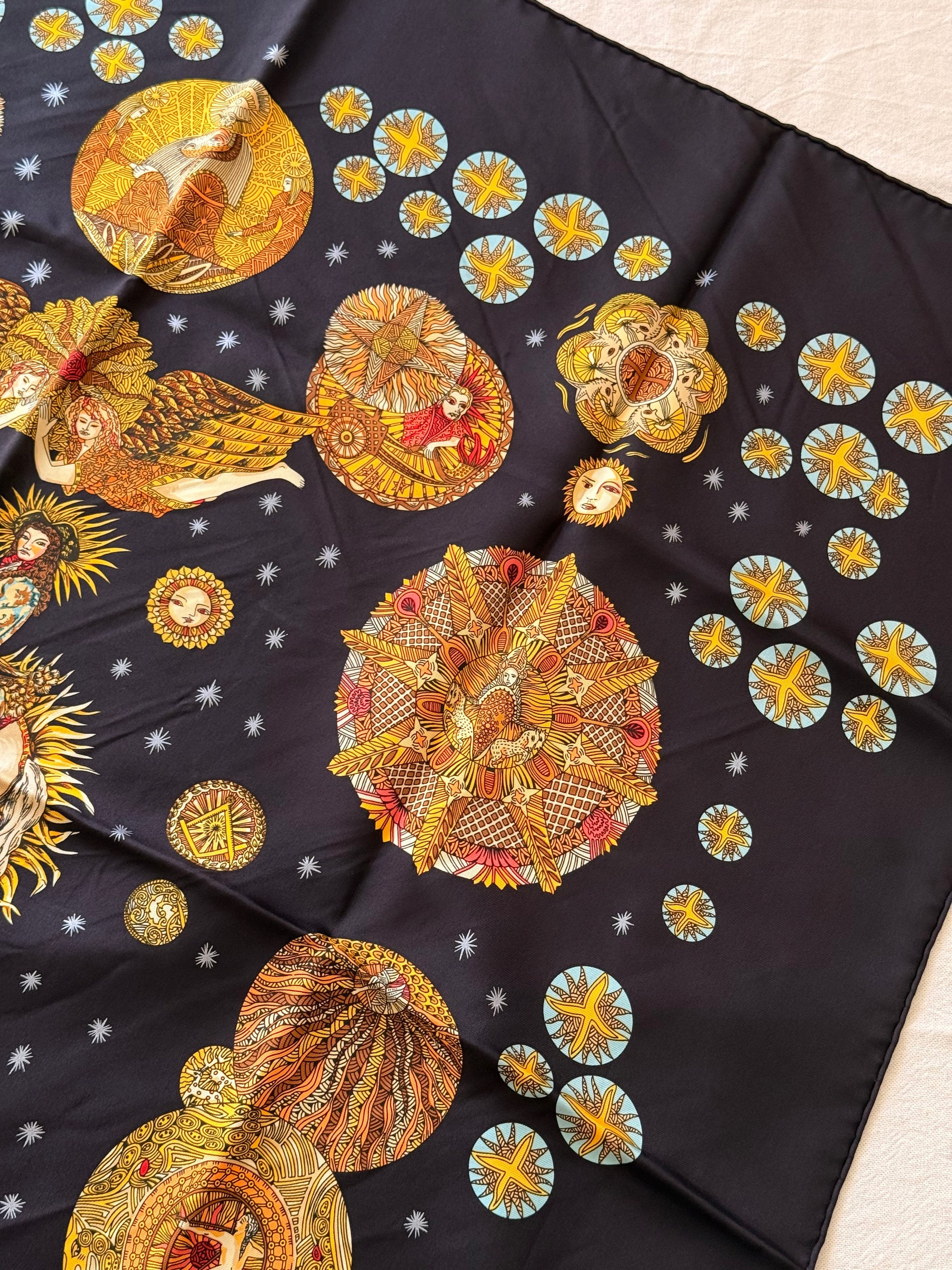Foulard Hermès – Modèle Le Roy Soleil