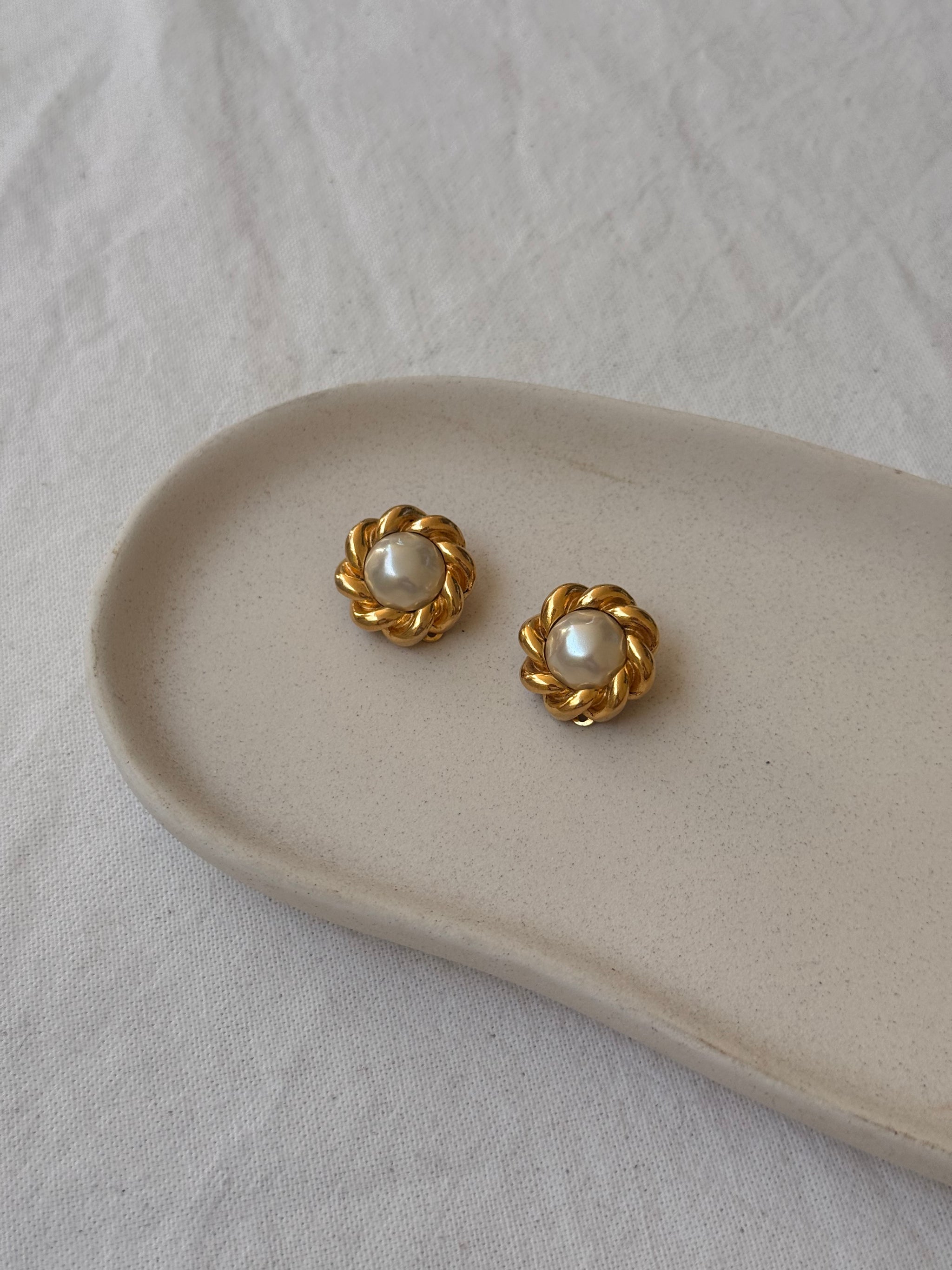 Boucles d’oreilles vintage Chanel - Perles fantaisies tressées