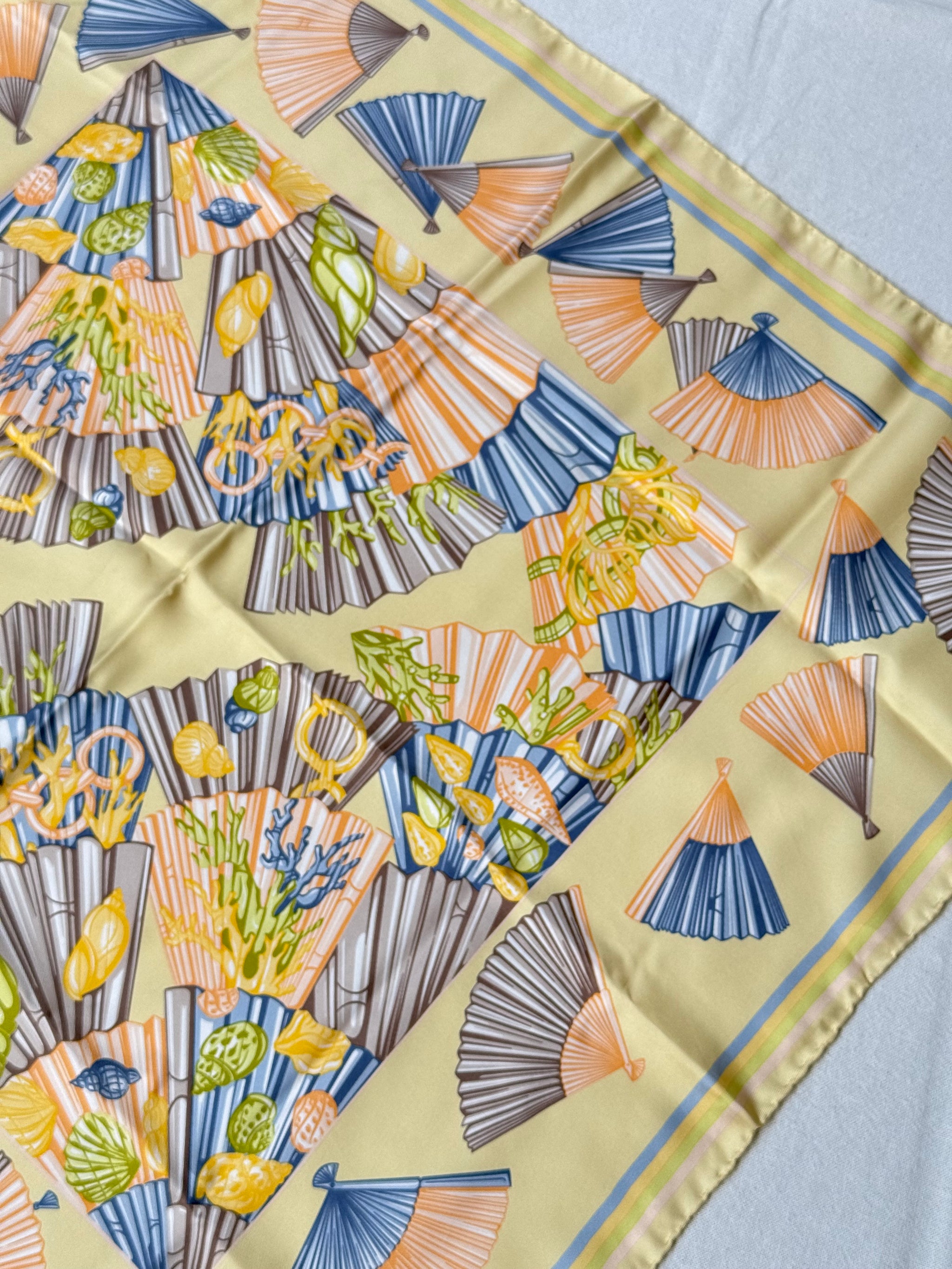 Céline Scarf – Fan print