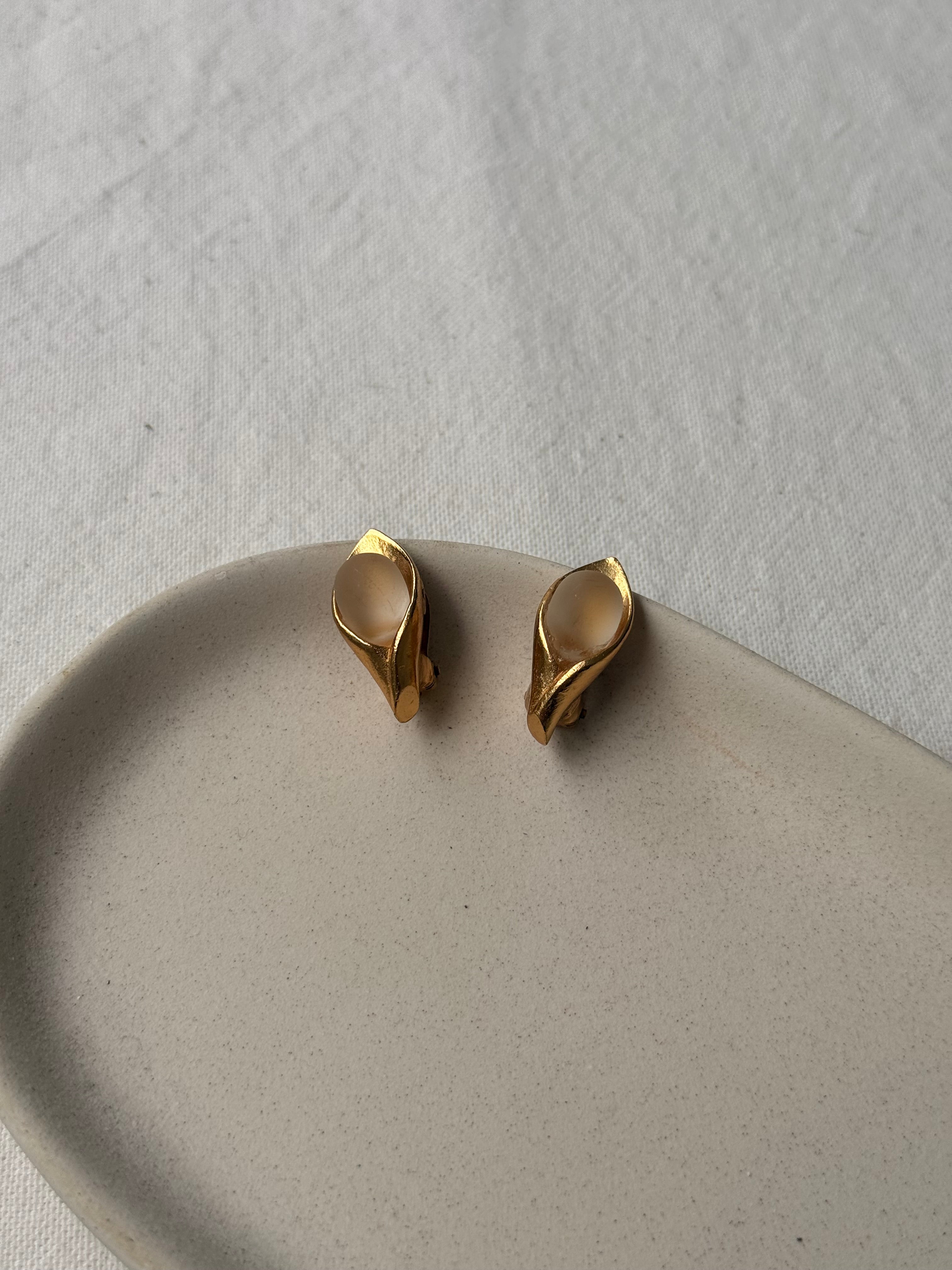Boucles d’oreilles Kenzo vintage - Feuille dorée