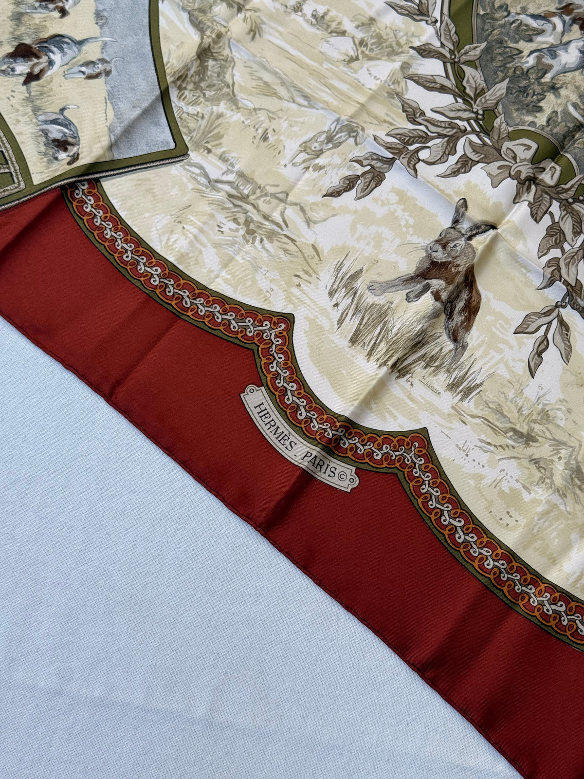 Foulard Hermès – Modèle Petite Vénerie