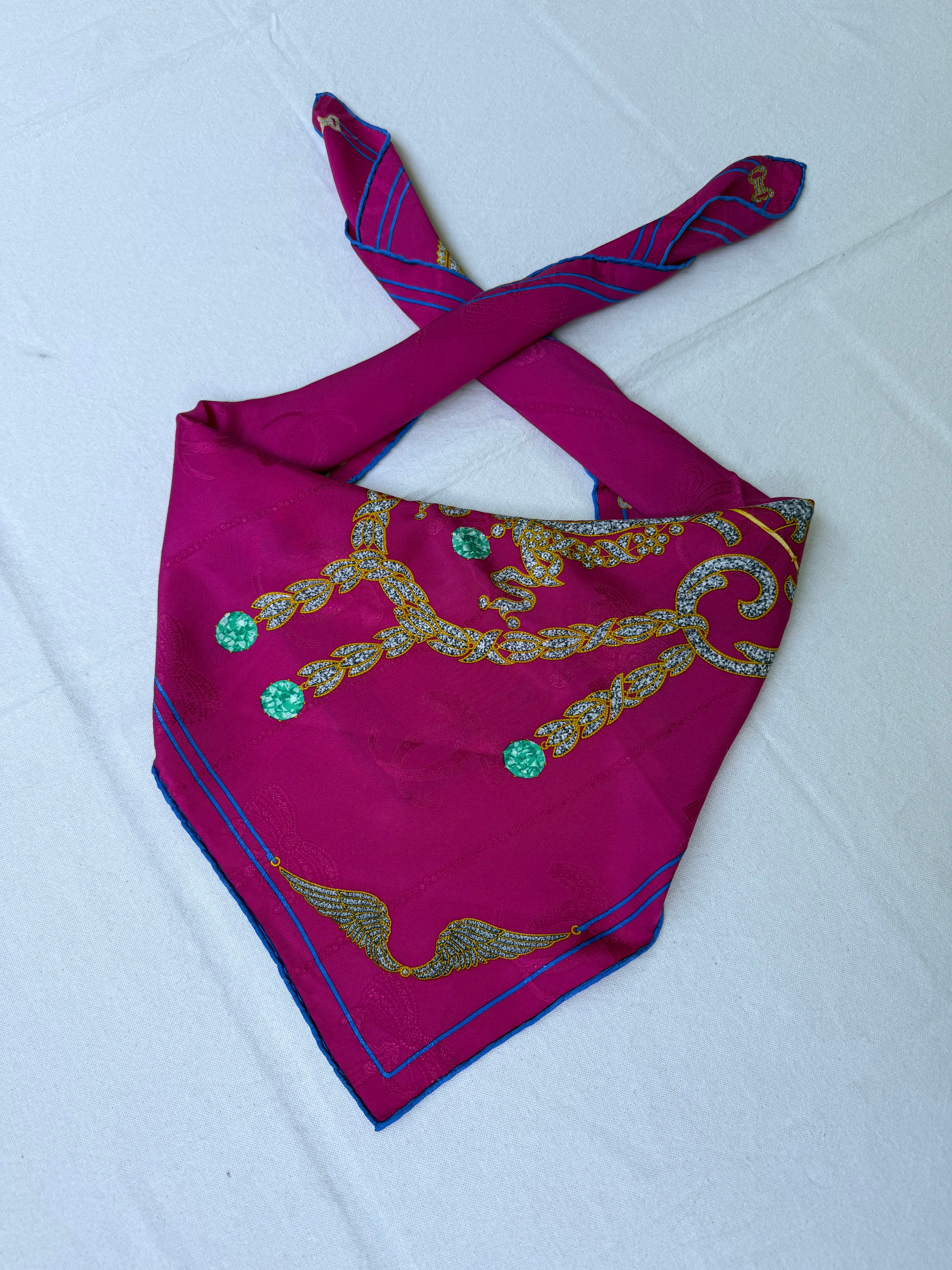 Foulard Cartier – Collection Musée, motifs bijoux et noeuds