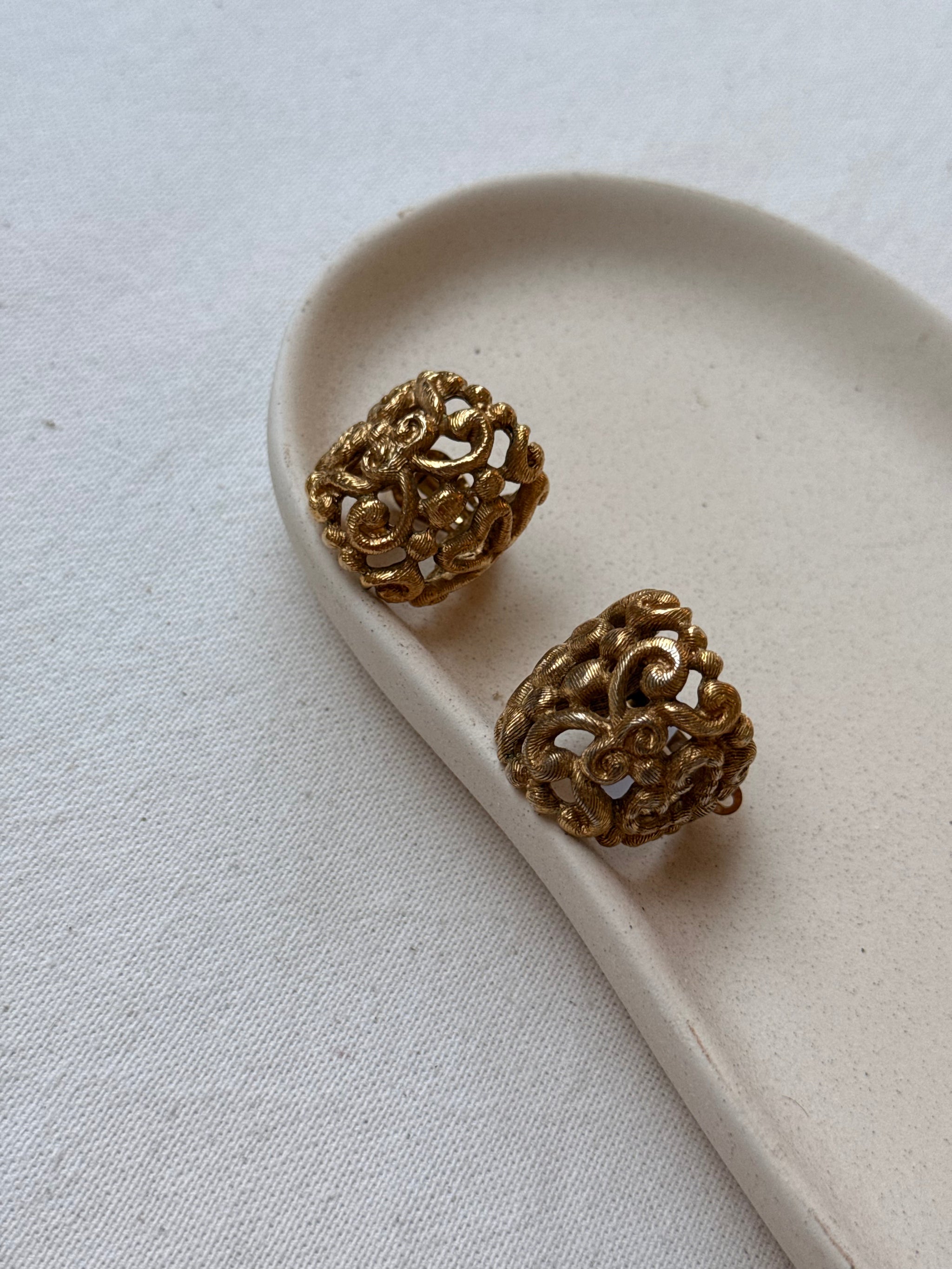 Boucles d’oreilles Scherrer vintage - Créoles larges ajourées