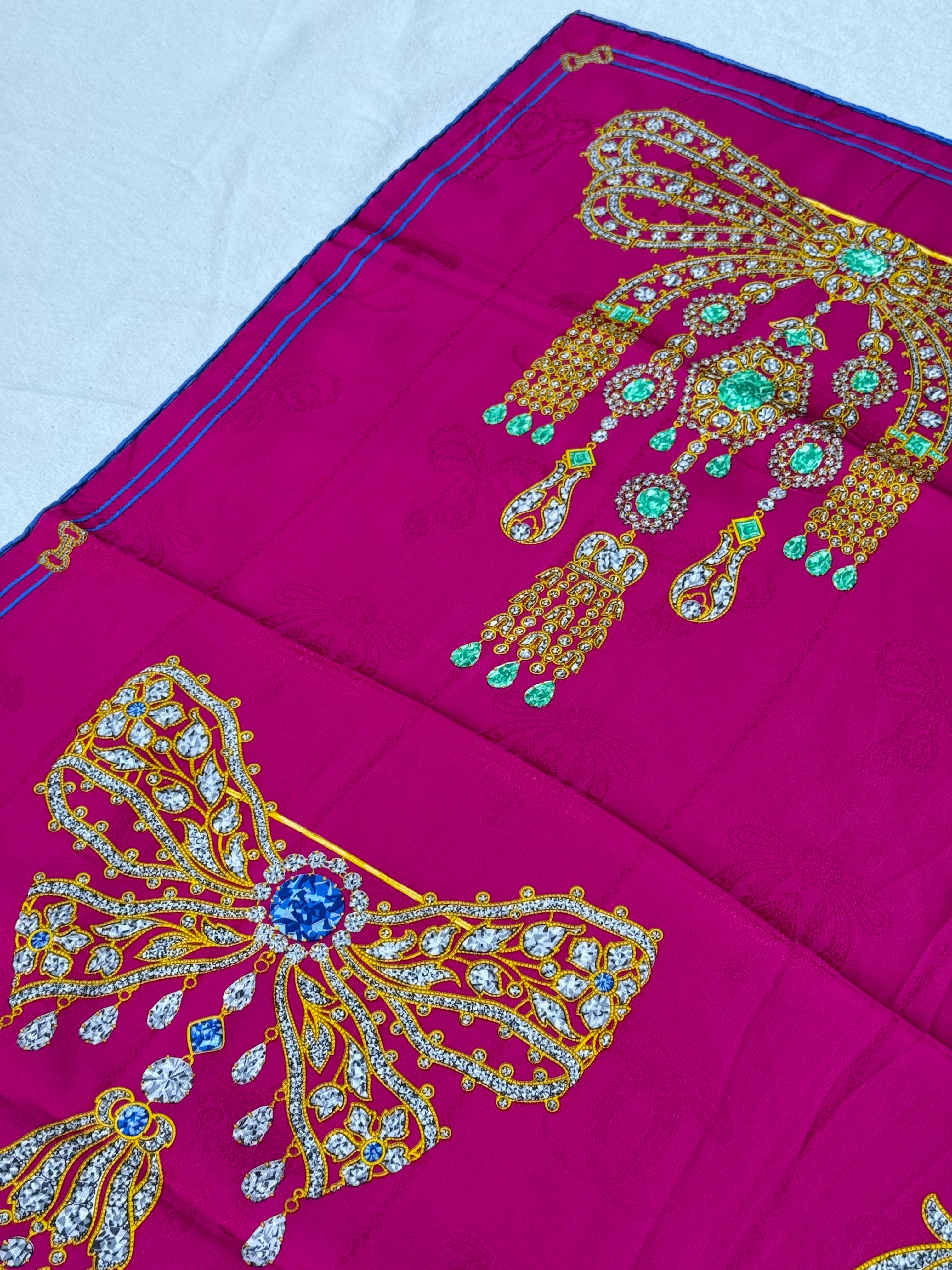 Foulard Cartier – Collection Musée, motifs bijoux et noeuds