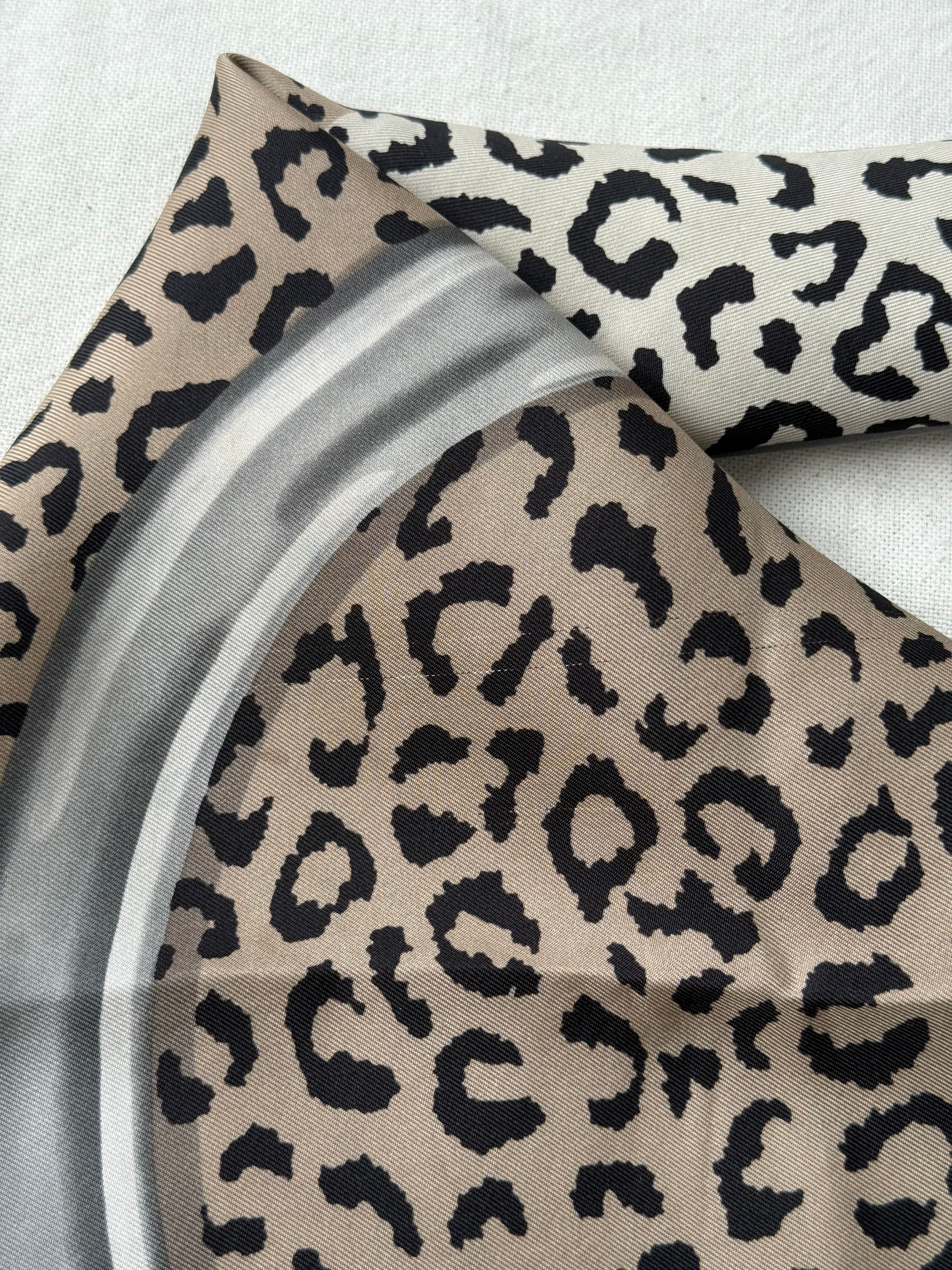 Foulard Cartier – Motif panthère