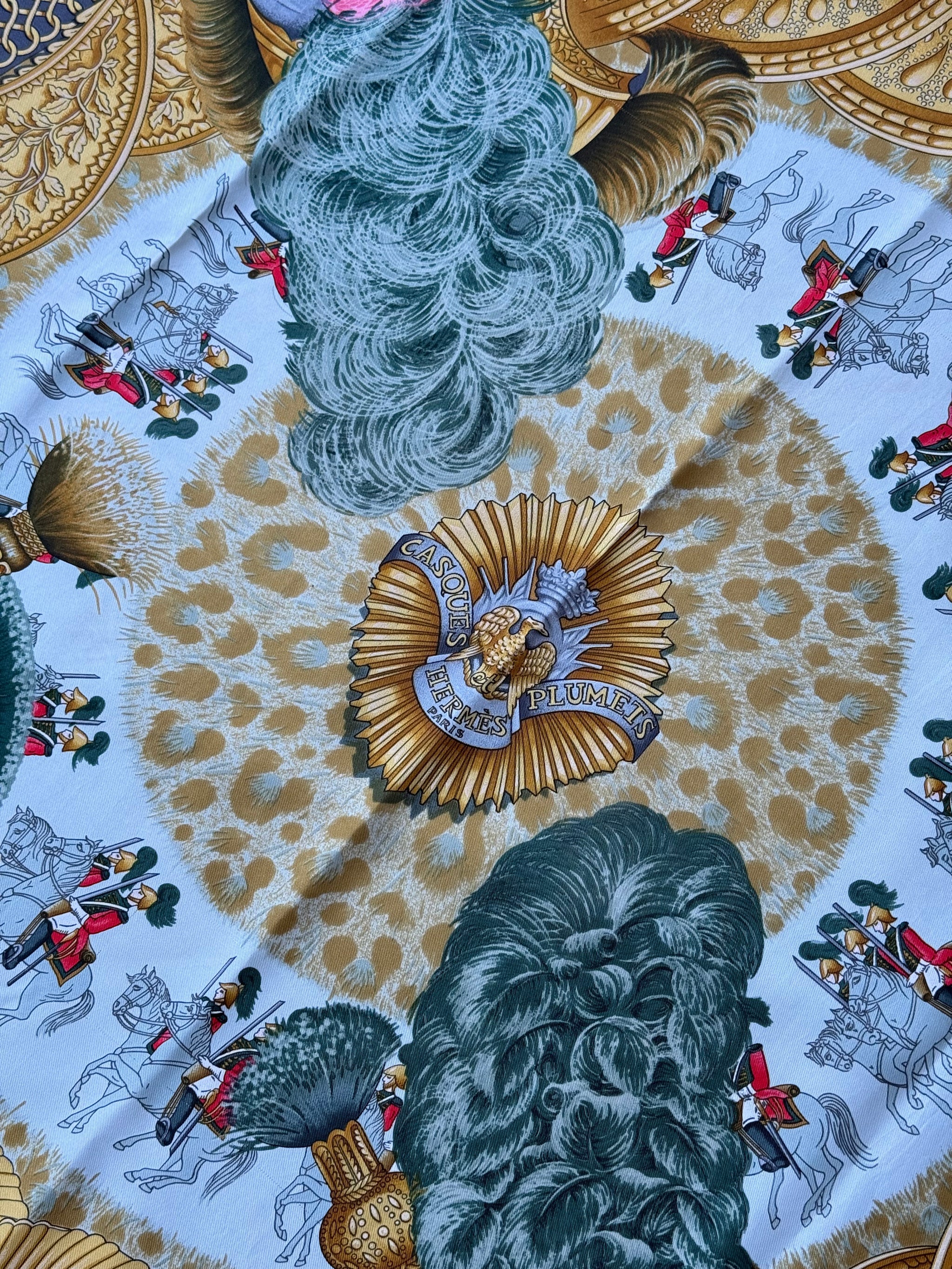 Foulard Hermès – Modèle Casques et Plumets