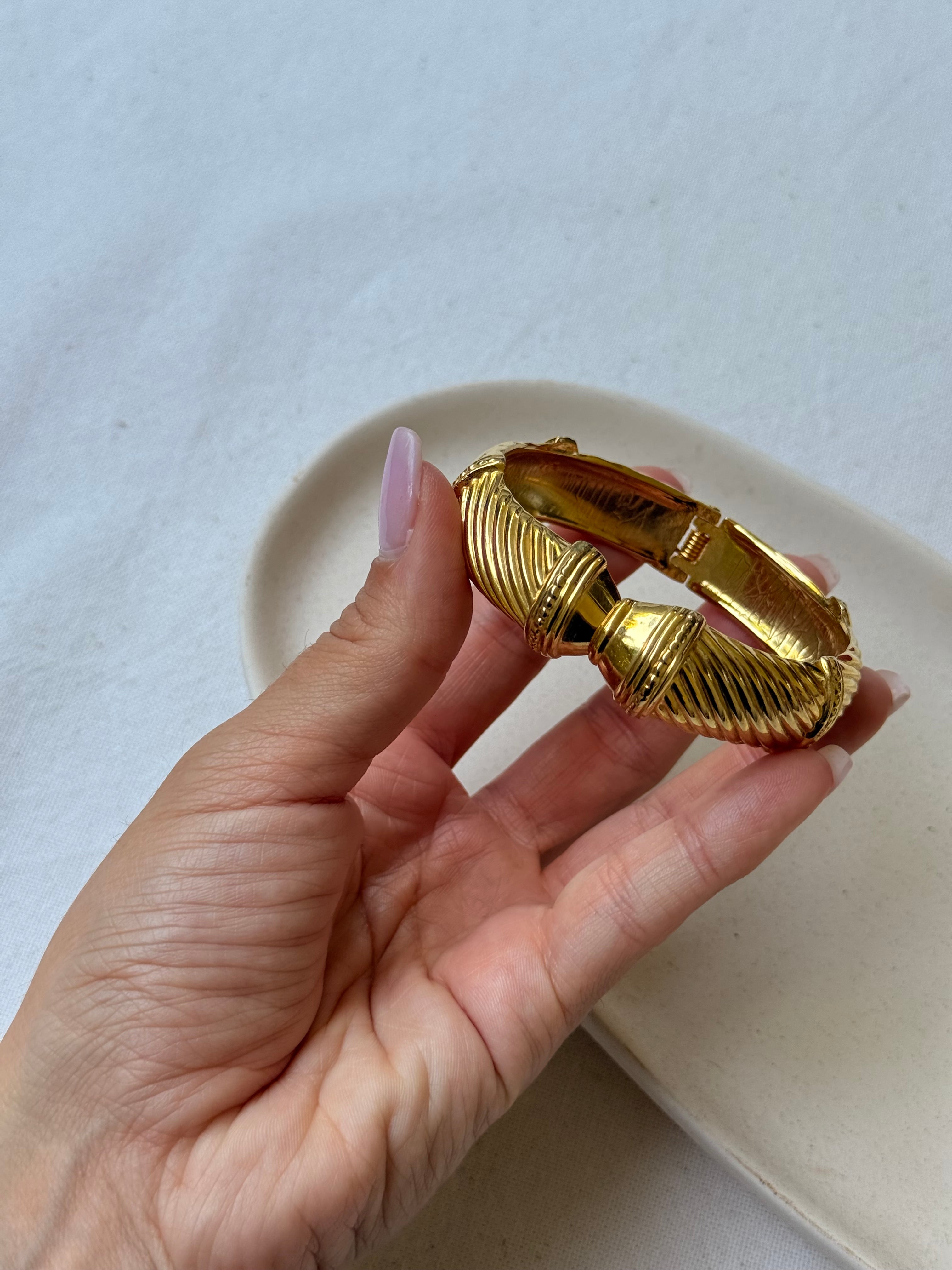 Bracelet vintage - Jonc texturé doré