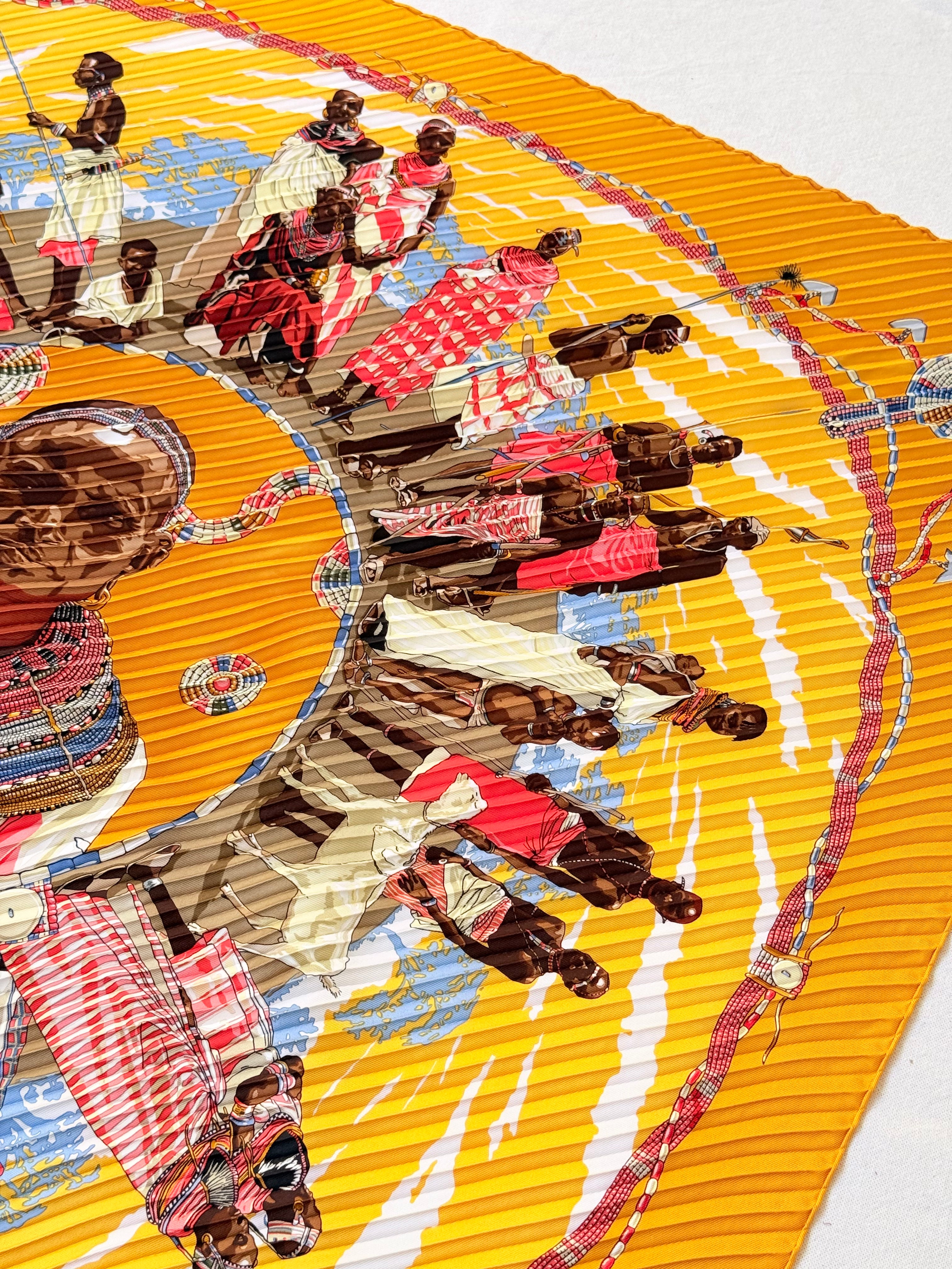 Foulard Hermès plissé – Modèle Perles du Kenya