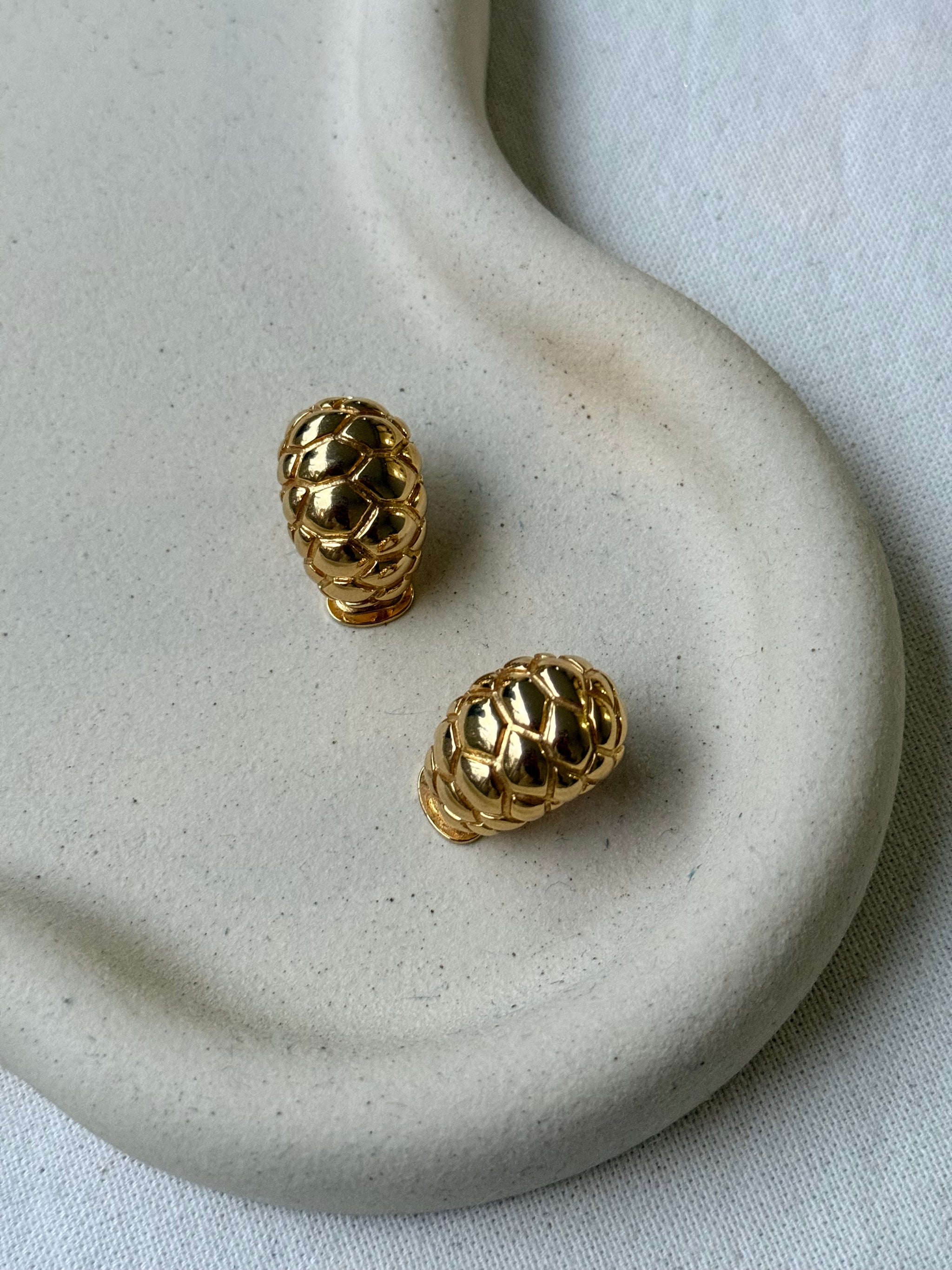 Boucles d’oreilles Kenneth Jay Lane vintage - Créoles effet serpent doré