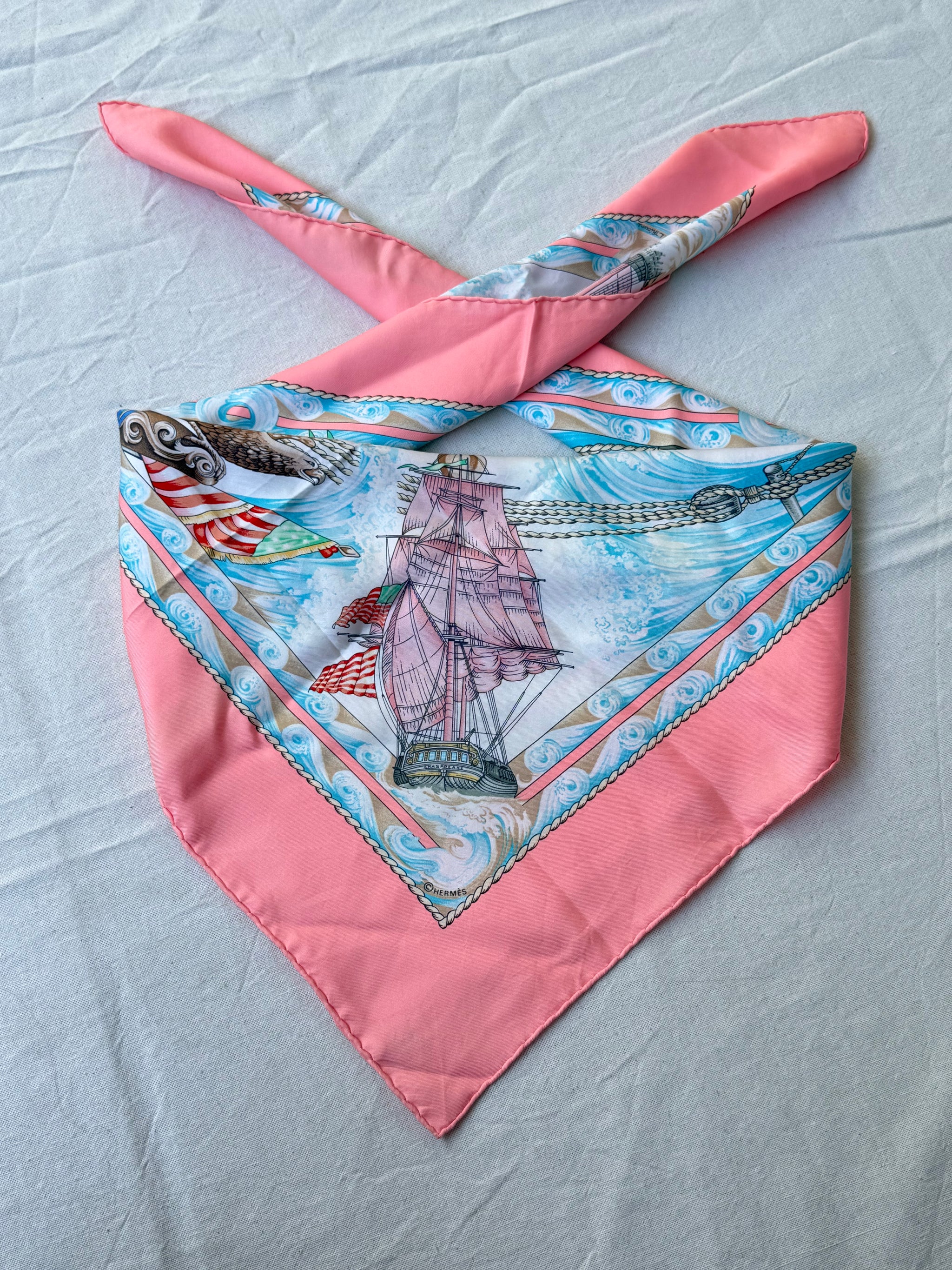 Foulard Hermès – modèle Vive le Vent