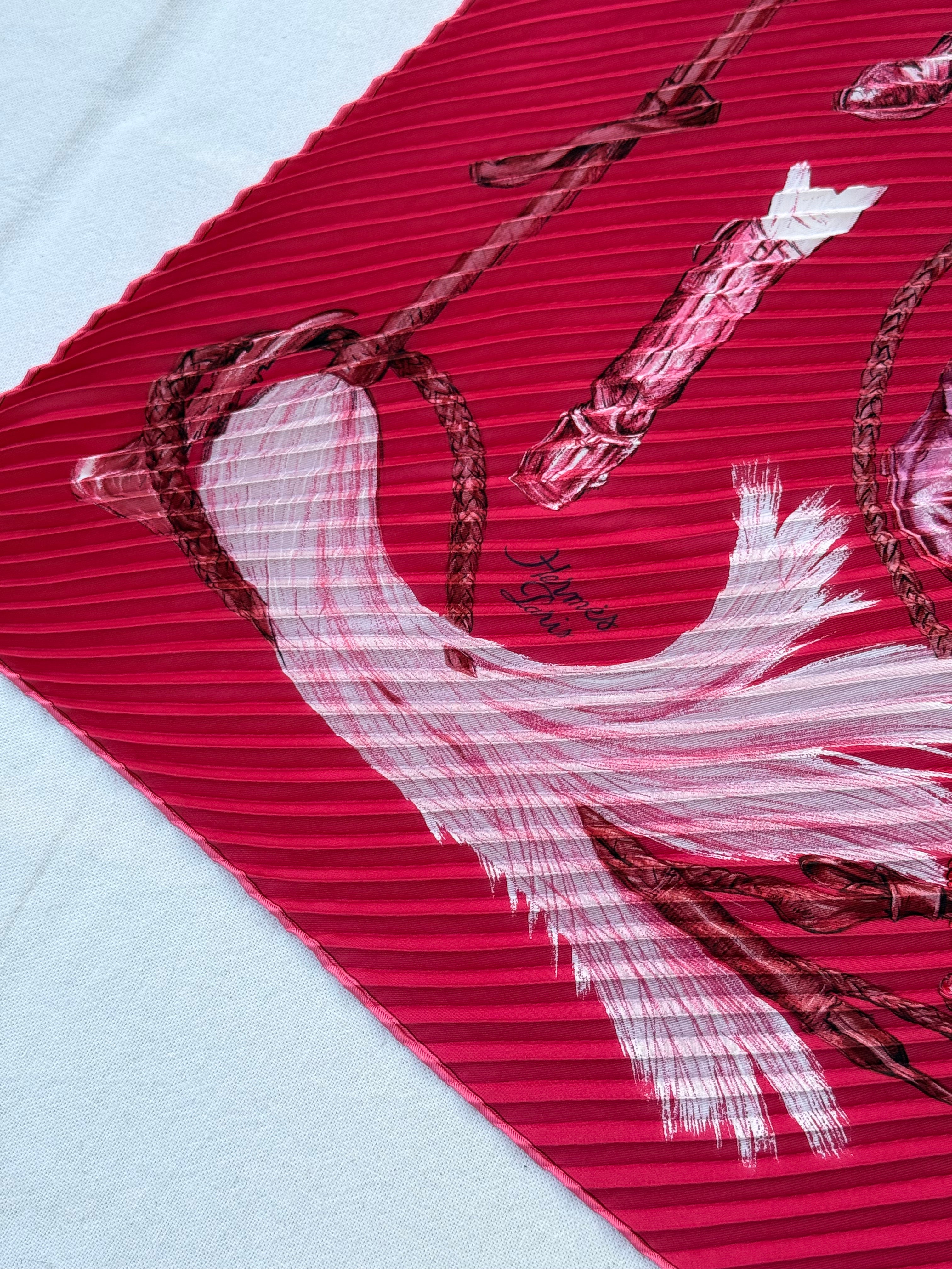 Foulard Hermès plissé – Modèle À Propos de Bottes