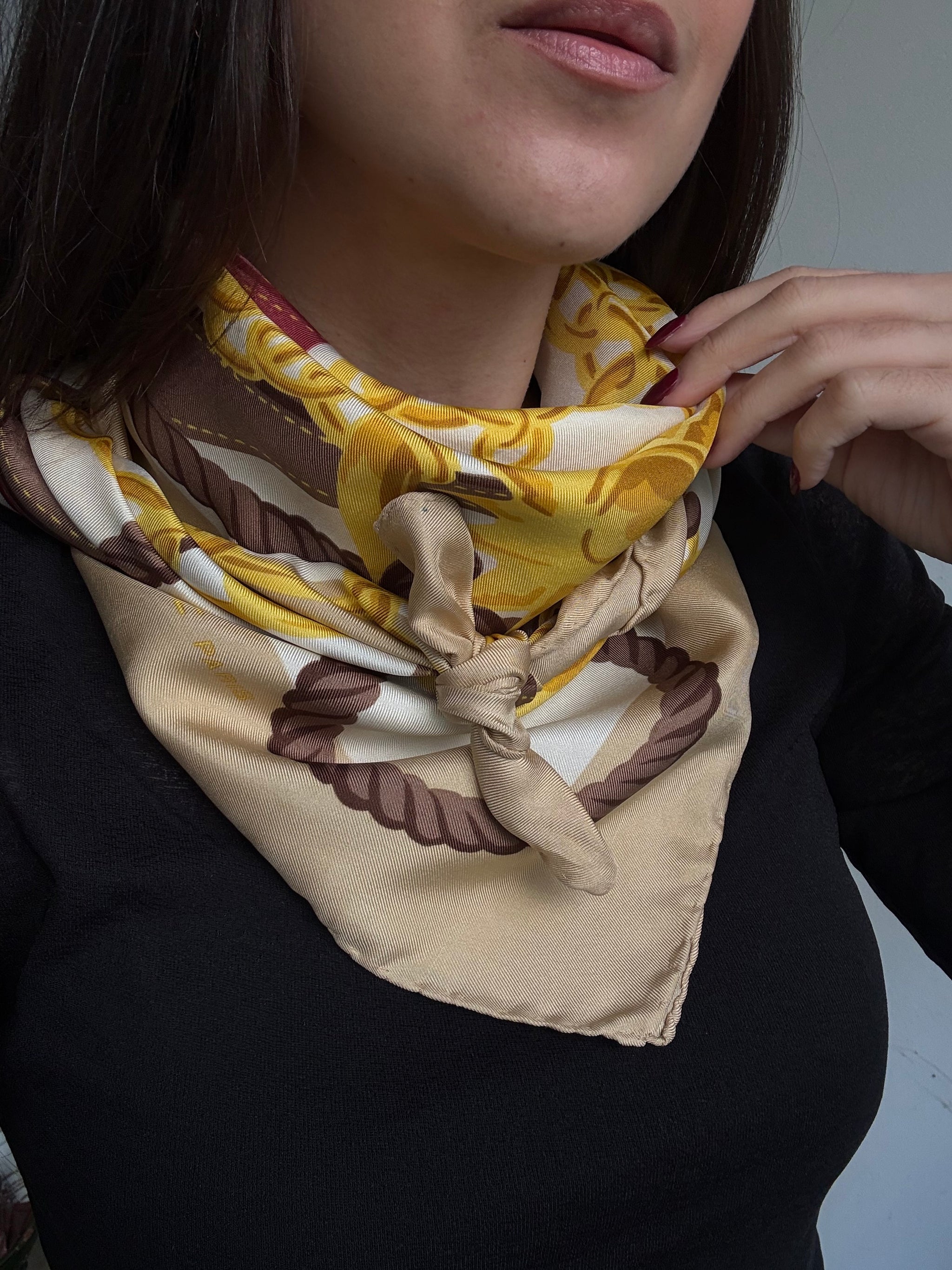 Foulard Céline – Chaînes et harnais