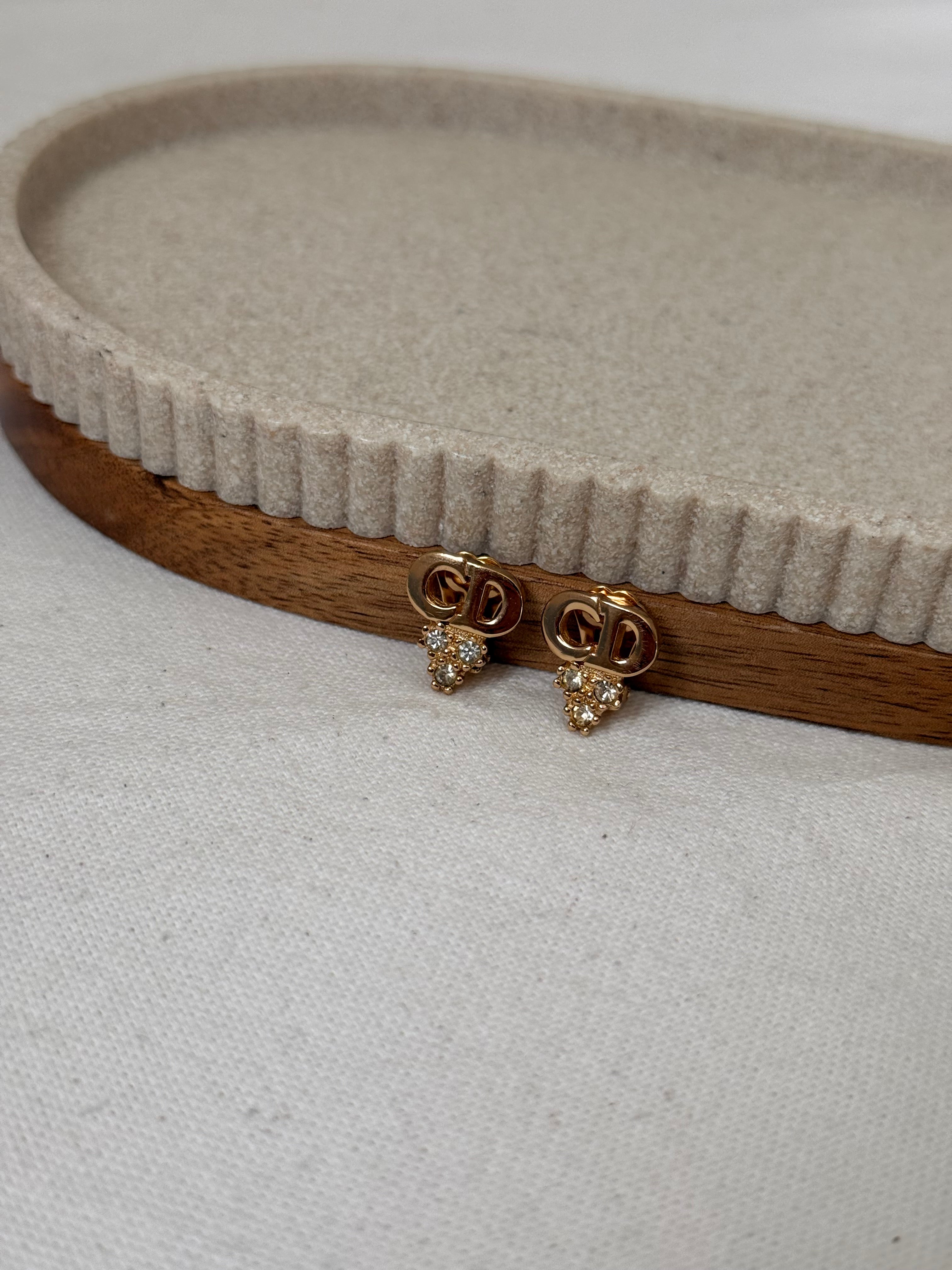 Boucles d’oreilles Christian Dior vintage - Logo CD doré et strass