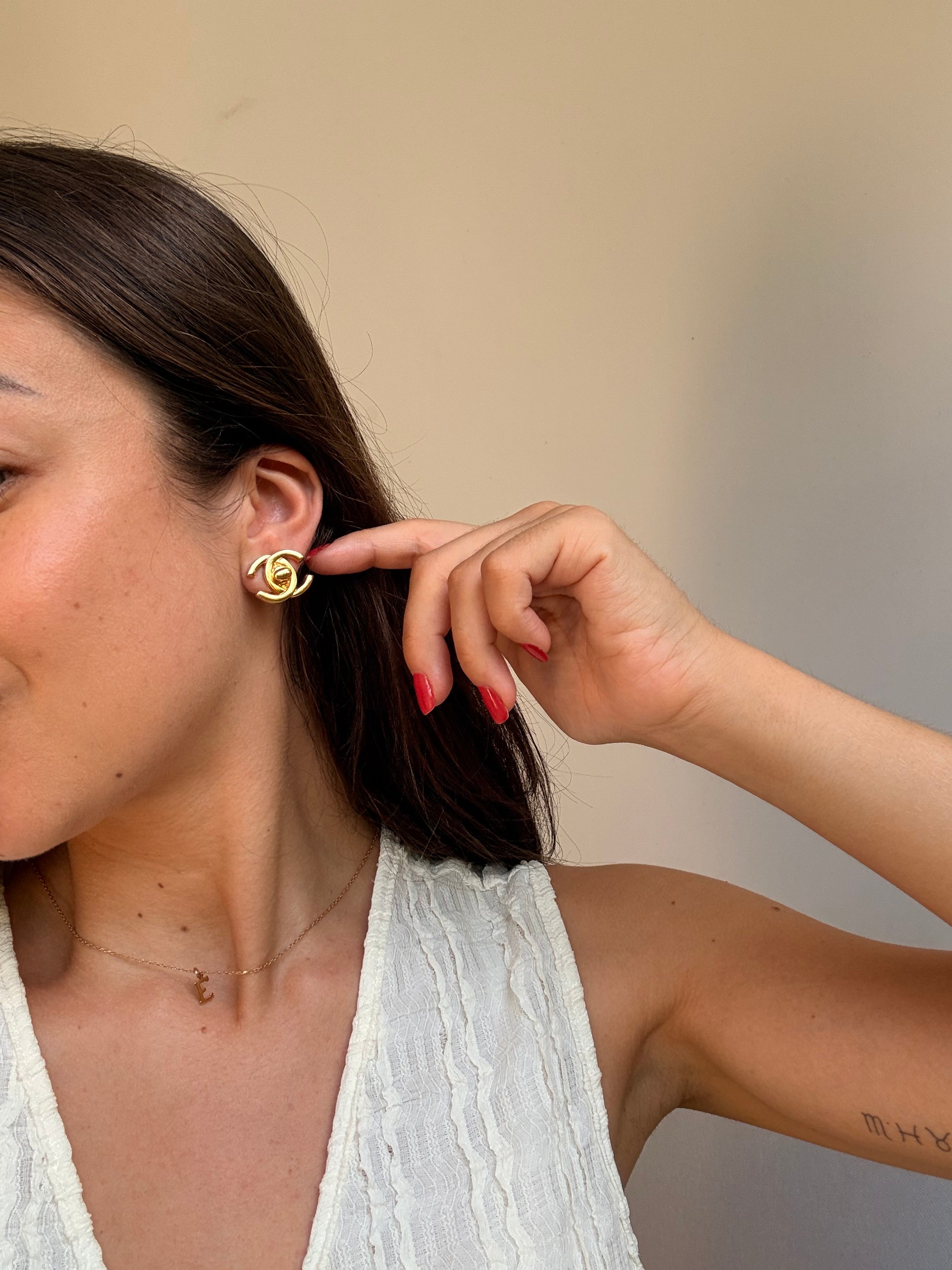 Boucles d’oreilles vintage Chanel - Modèle CC Lock petit format