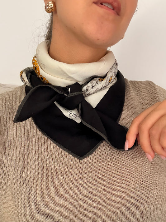 Foulard Cartier – Motif panthère et bijouterie