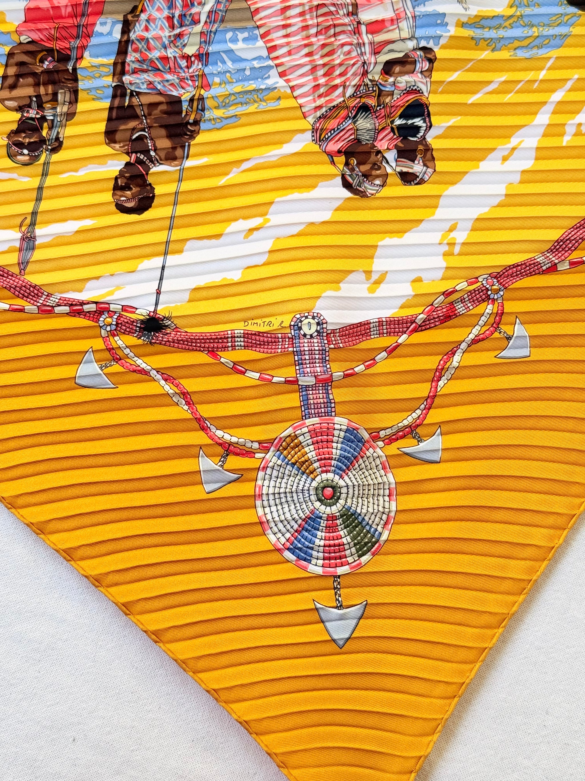 Foulard Hermès plissé – Modèle Perles du Kenya