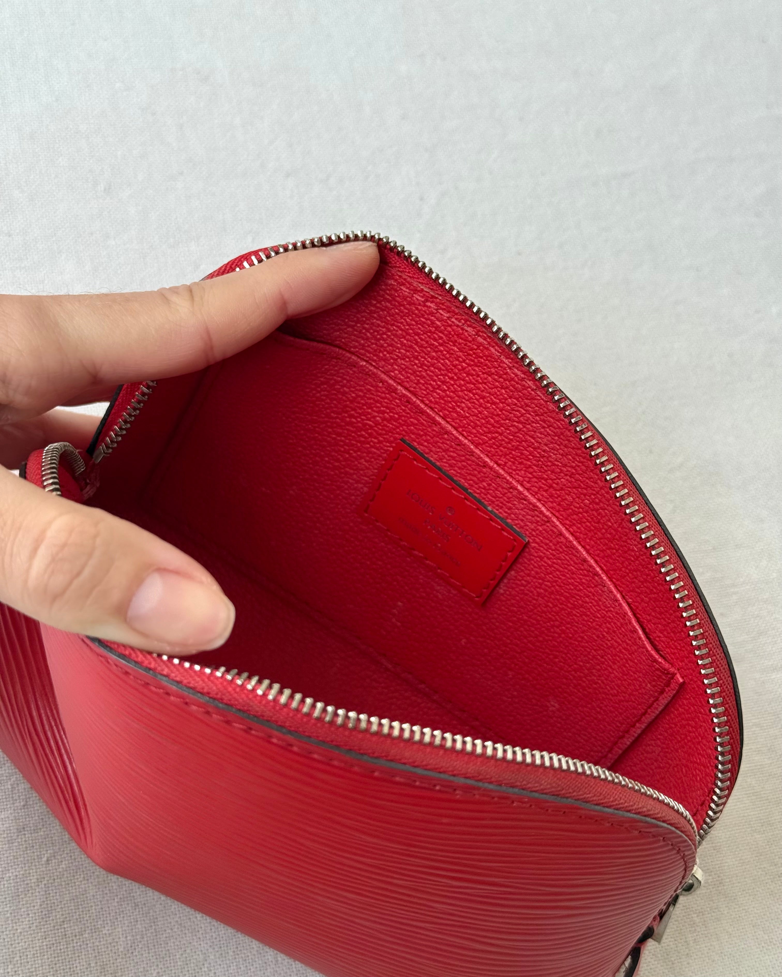Trousse cosmétiques Louis Vuitton vintage - Cuir épi rouge PM