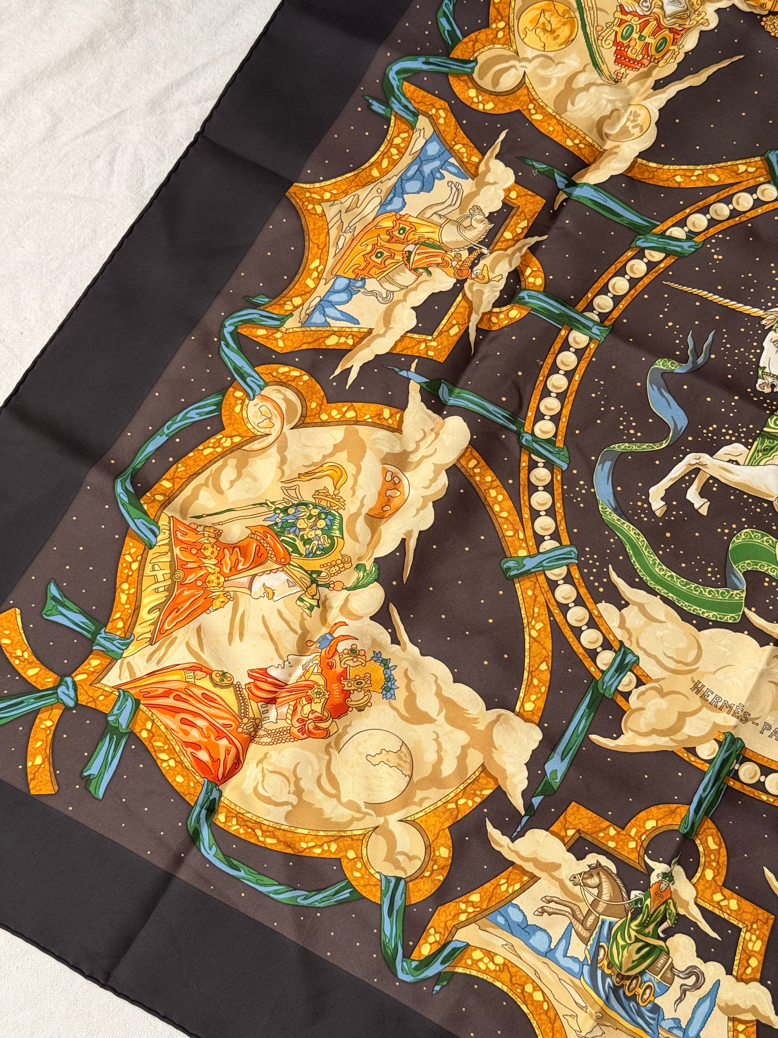 Foulard Hermès – Cavaliers des nuages