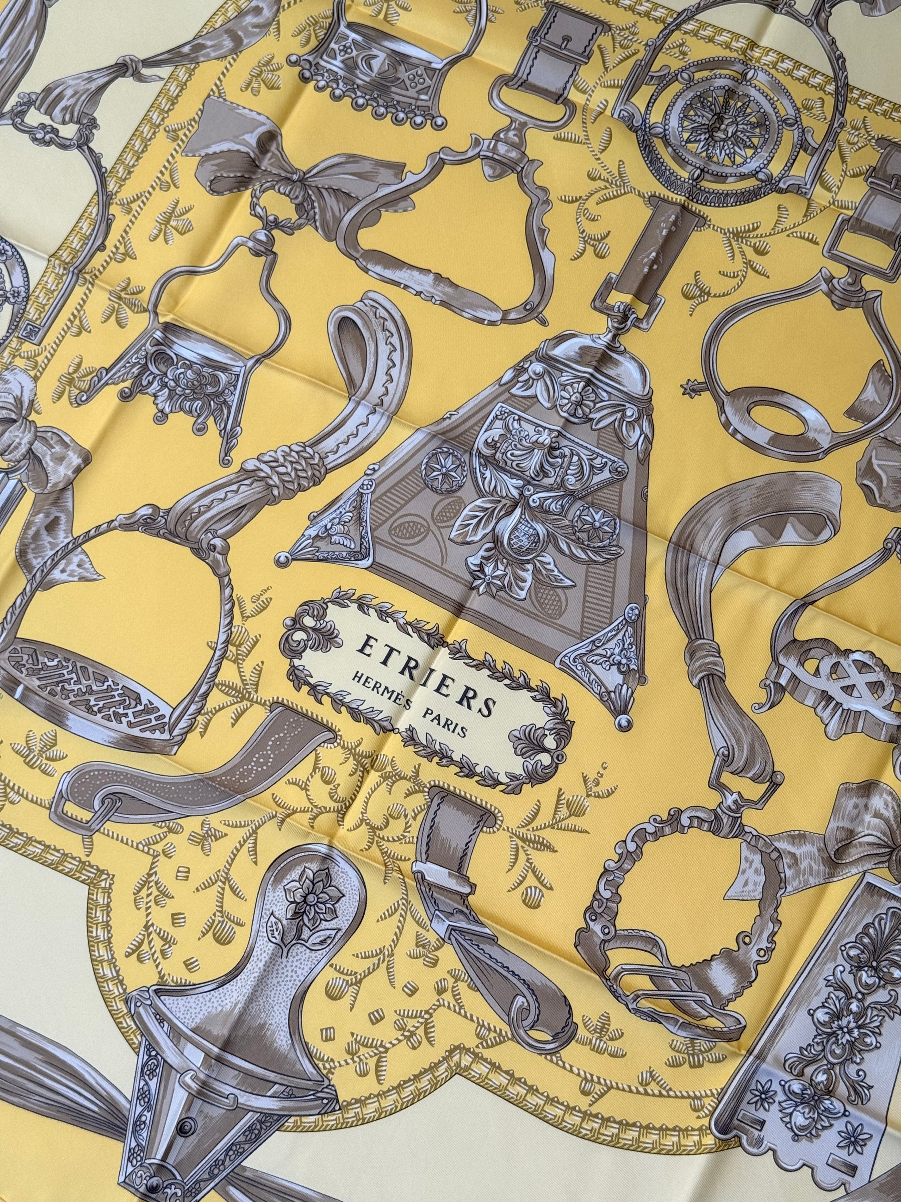 Foulard Hermès – Modèle Étriers