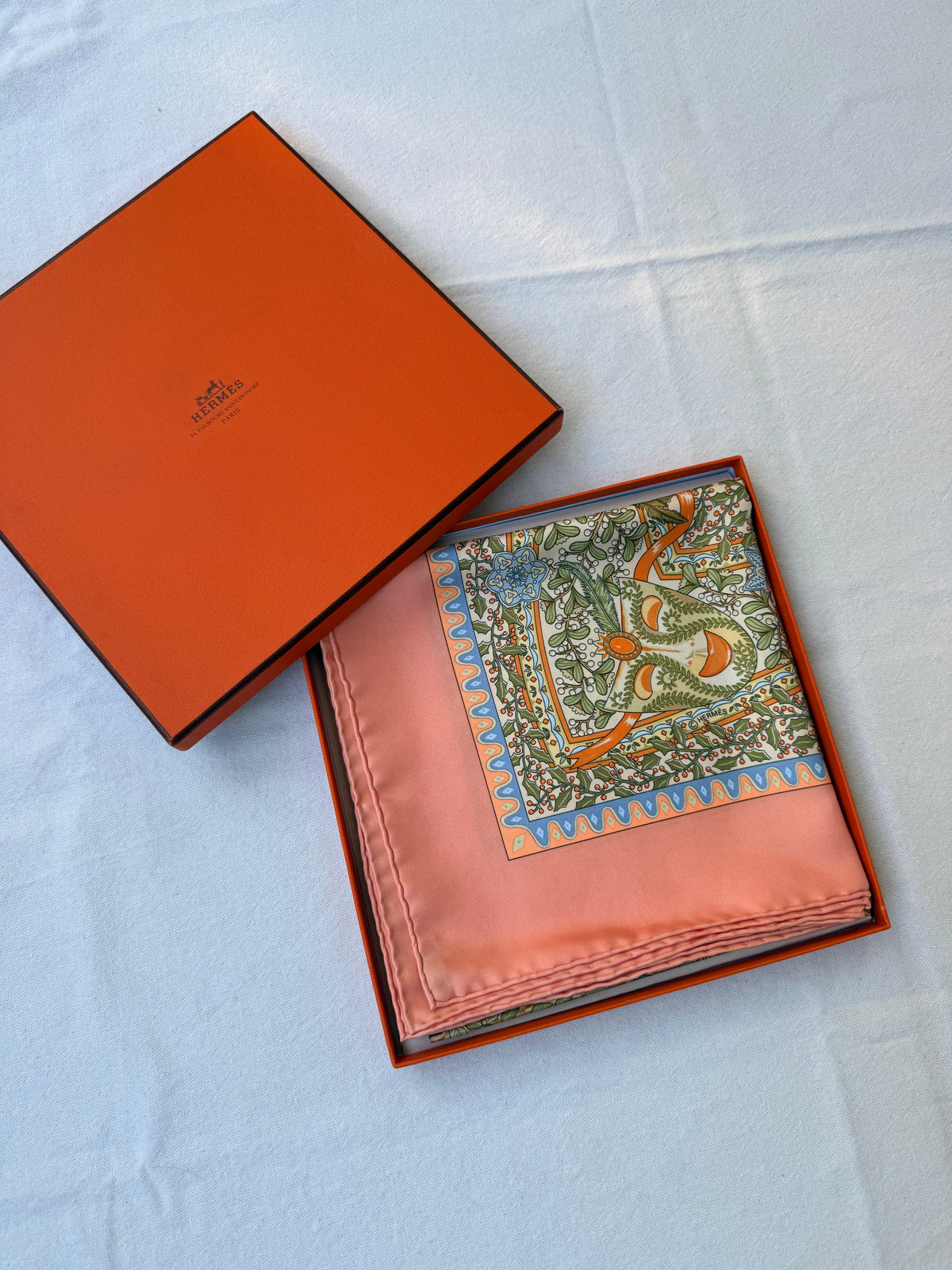 Foulard Hermès – Modèle Axis Mundi