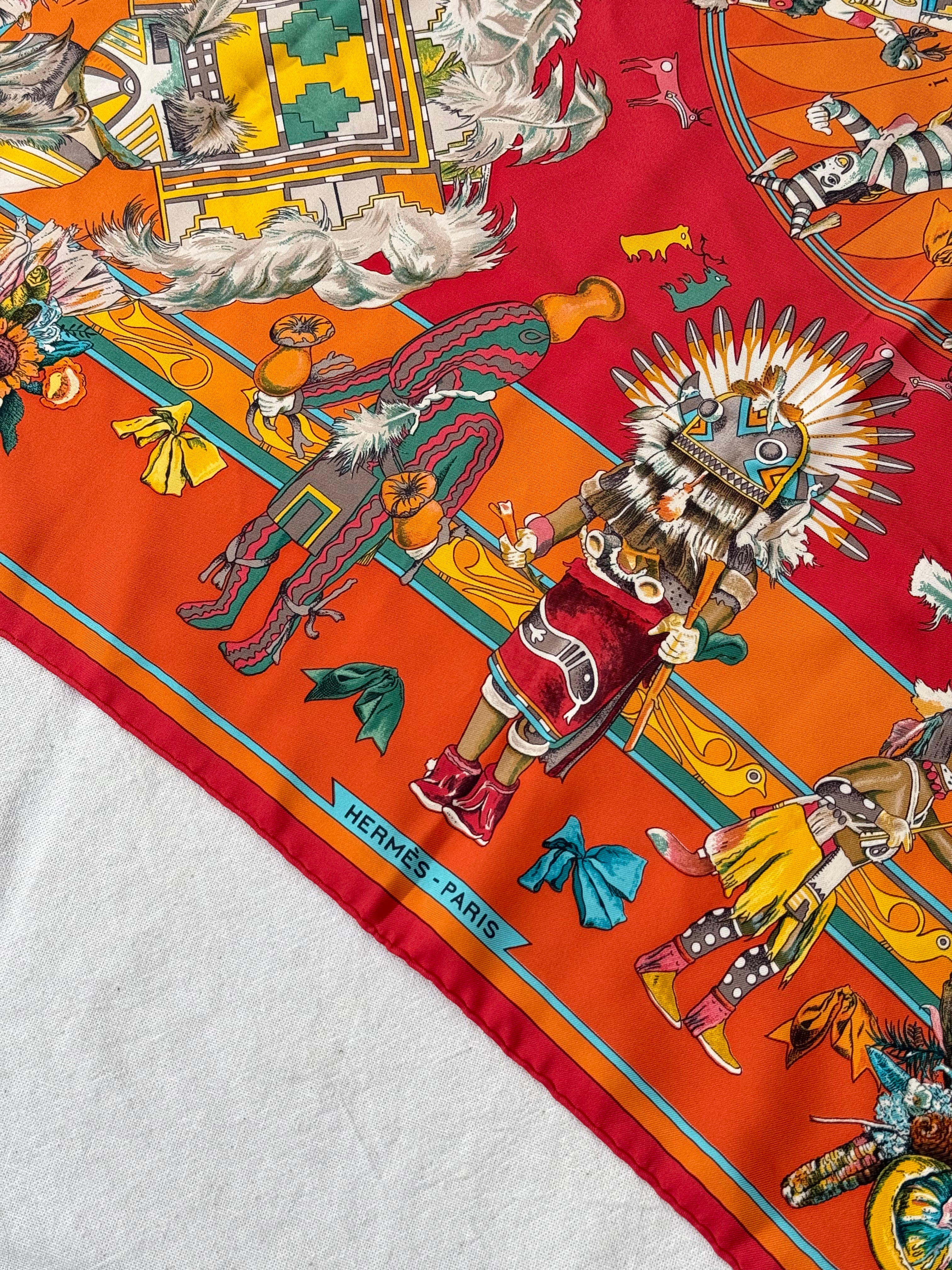 Foulard Hermès – Modèle Kachinas