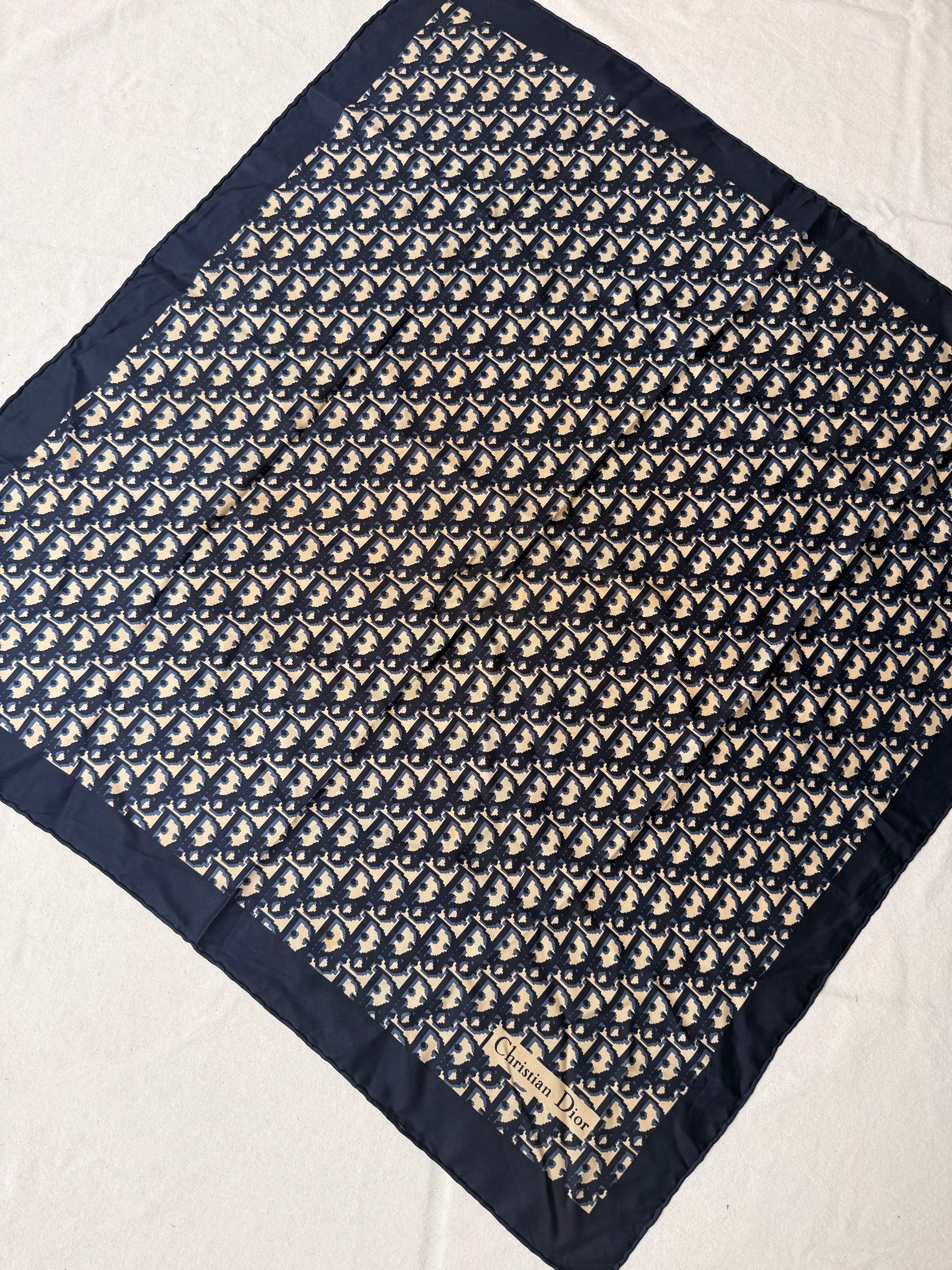 Foulard Christian Dior – Modèle monogramme bleu