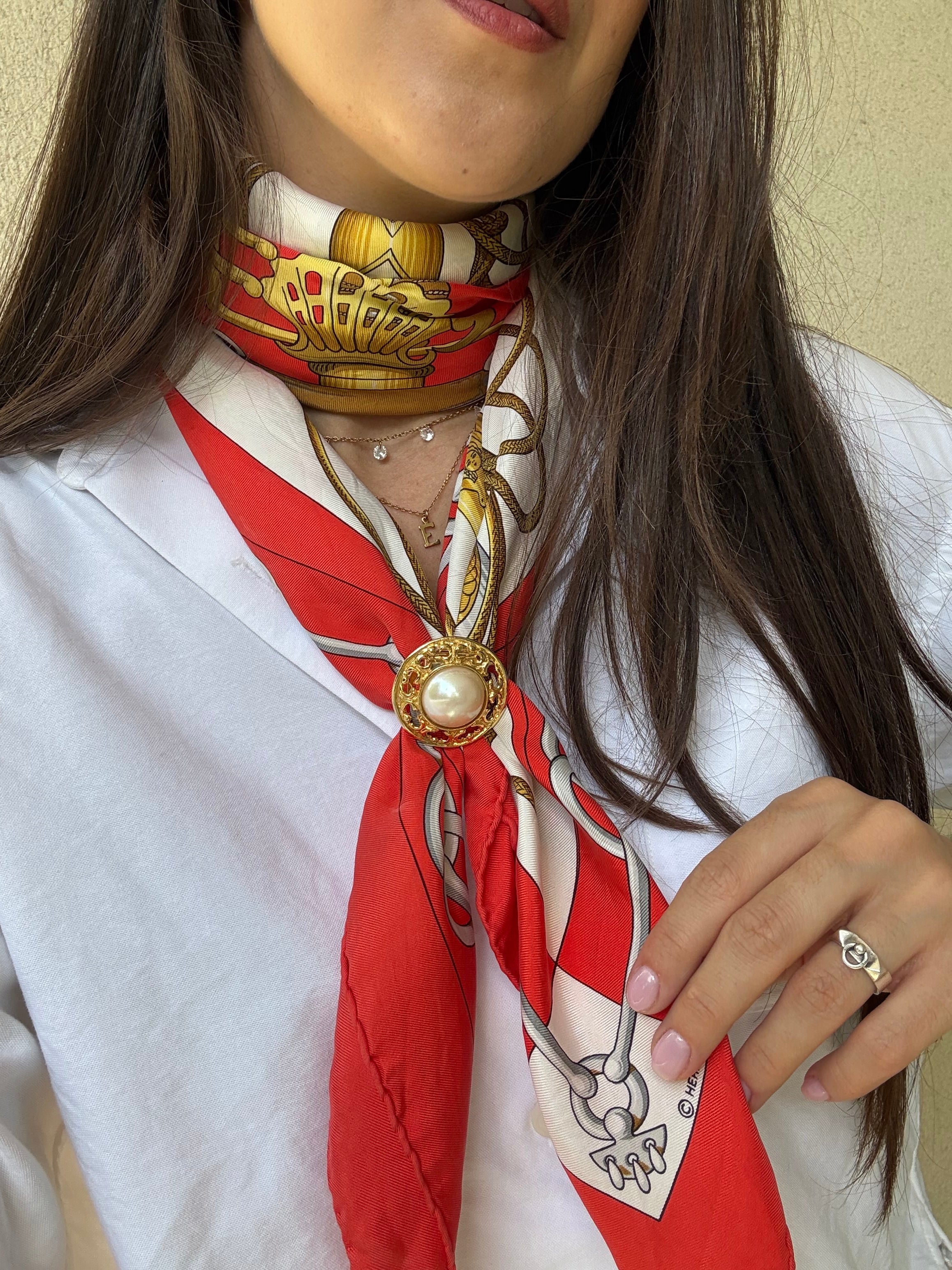 Anneau de foulard vintage - Perle centrale et bordure dorée