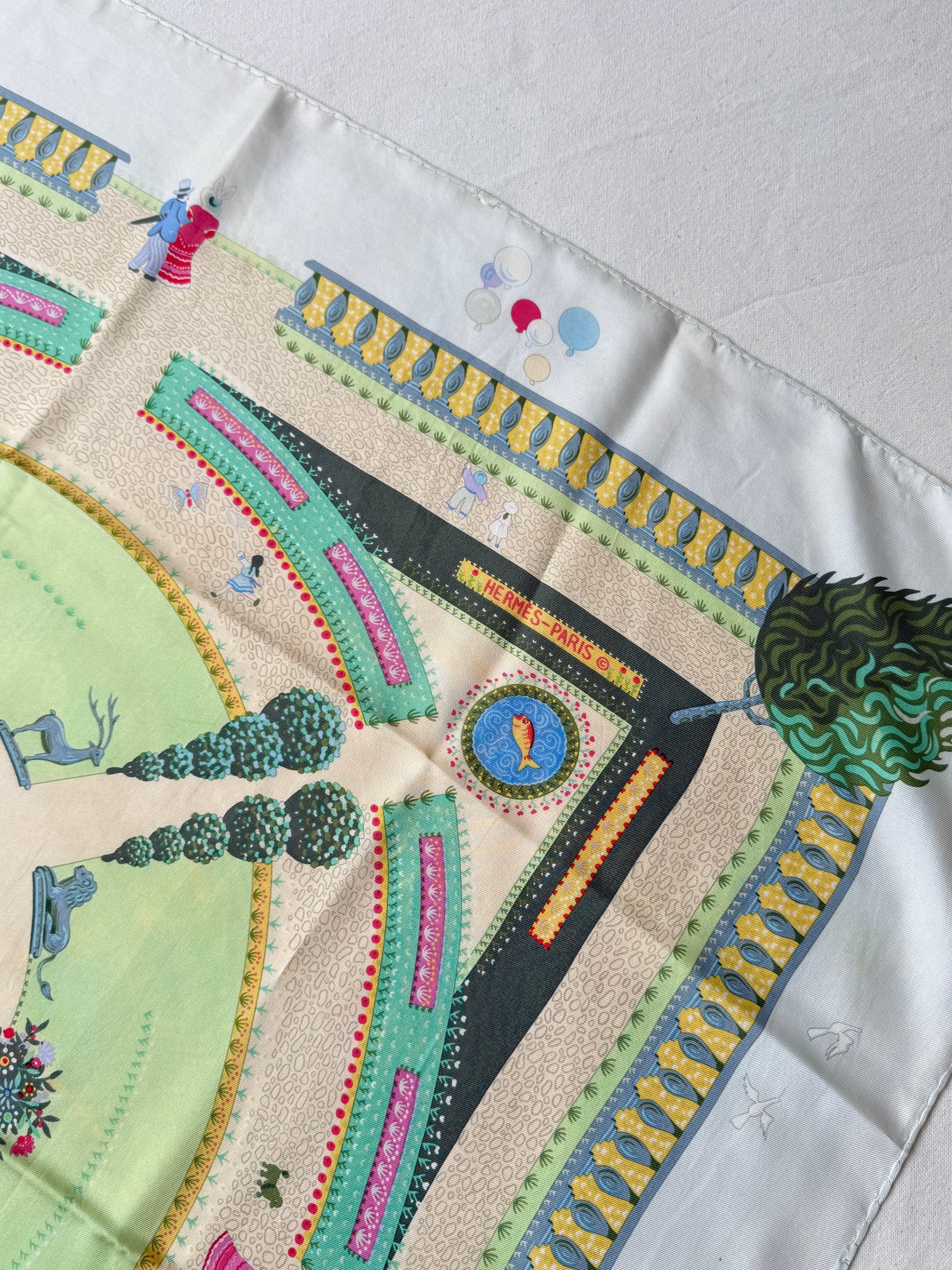Foulard Hermès – Modèle Jardin Enchanté