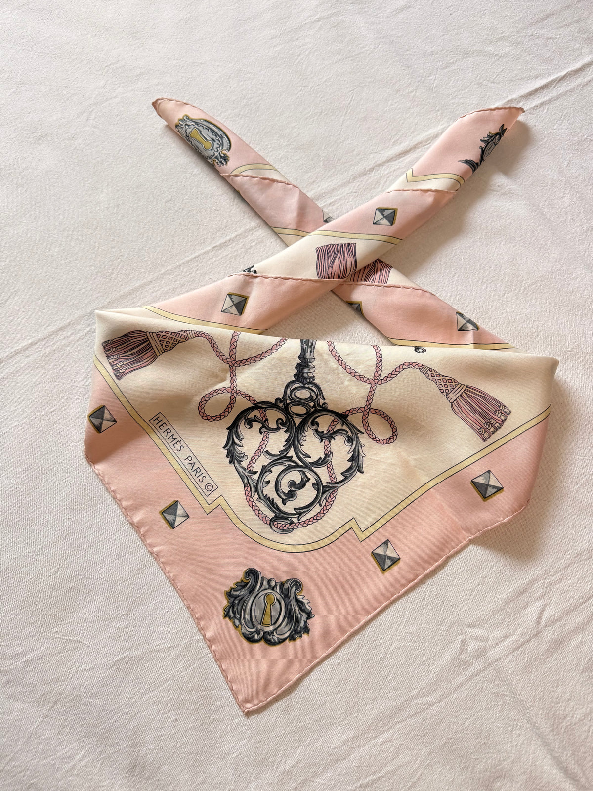 Foulard Hermès – Modèle Les Clés